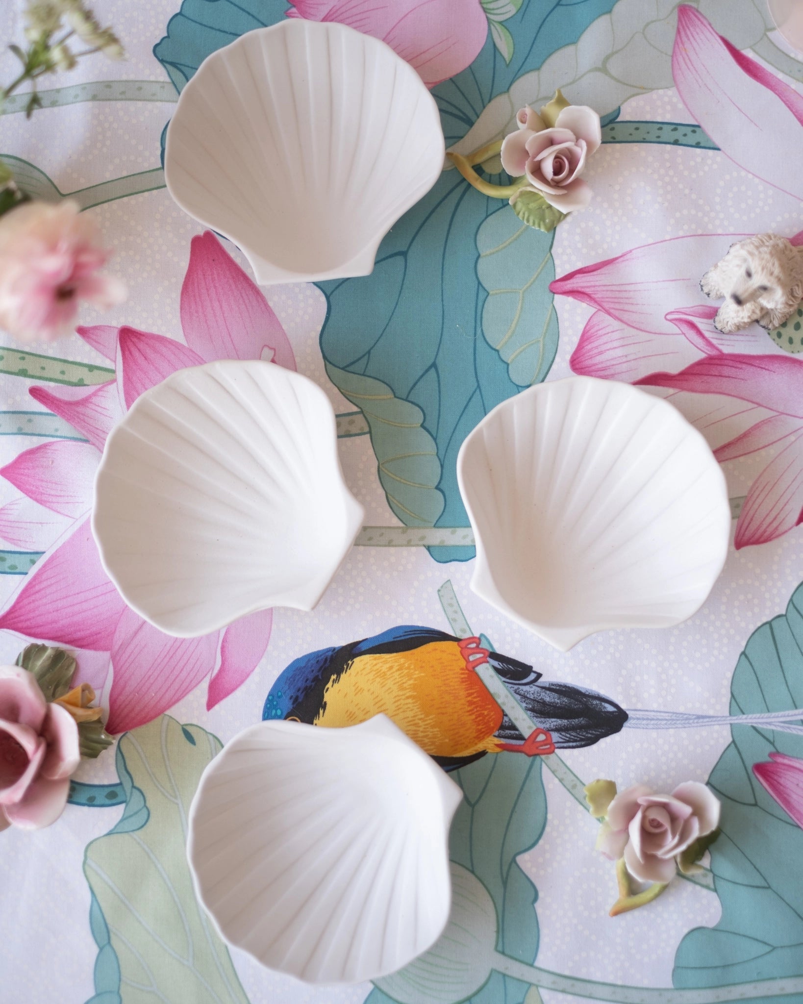 4 coupes coquillage vintage en biscuit - Silly & Billy