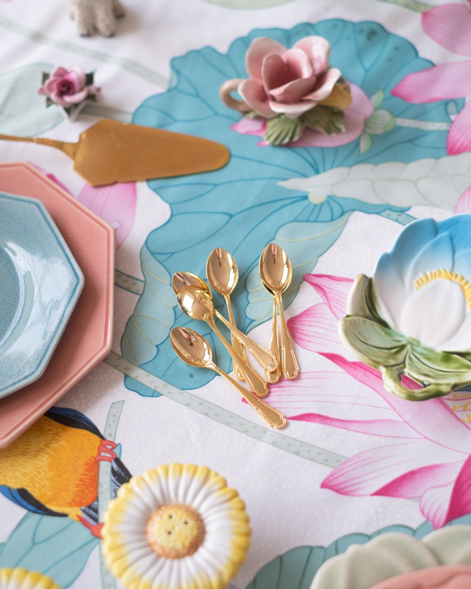 6 anciennes cuillères à café en métal doré - Silly & Billy