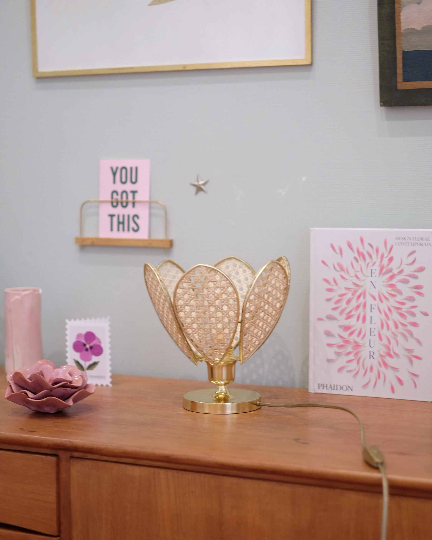 Lampe Fleur à poser en cannage
