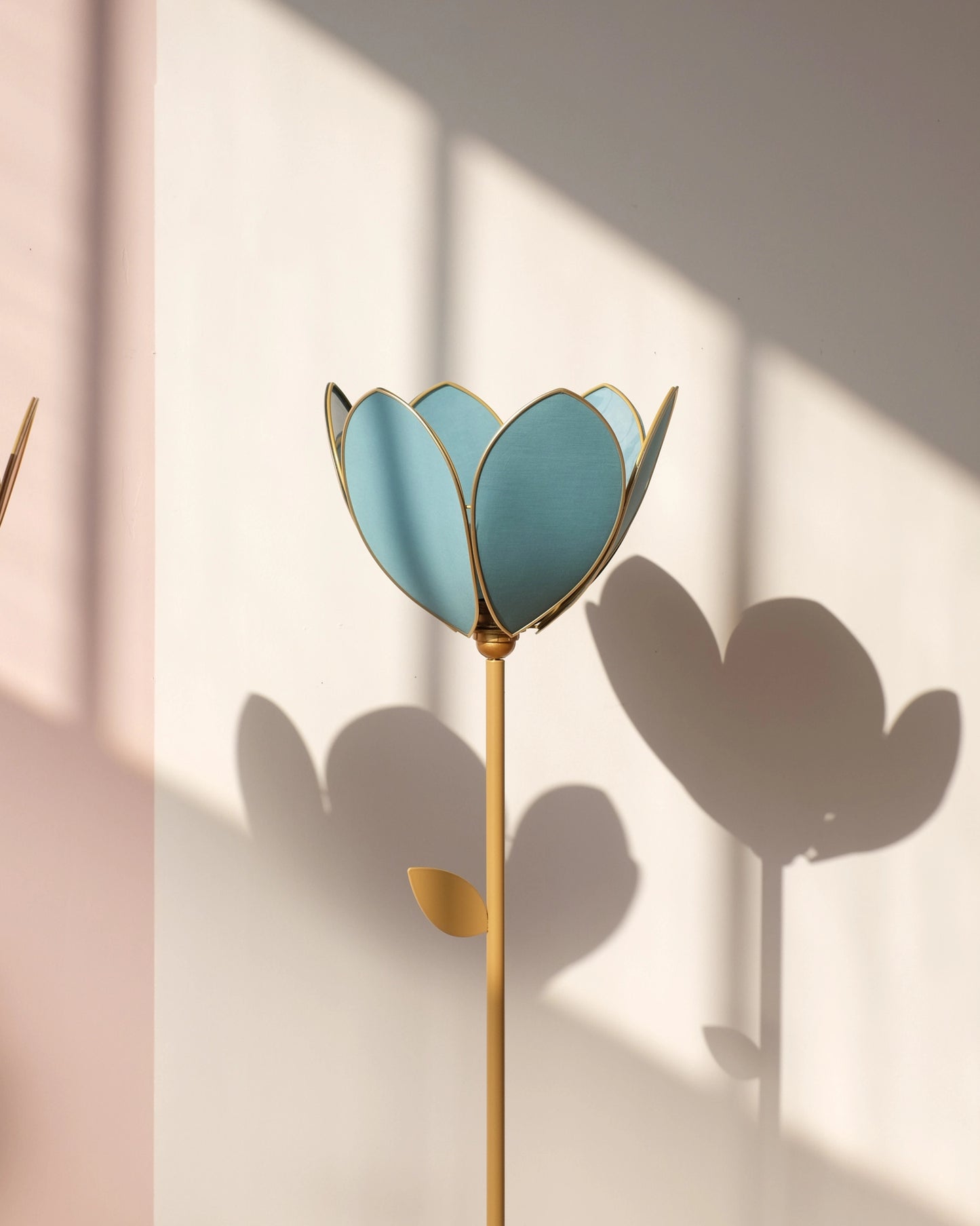 Pied de lampadaire et abat-jour fleur simple