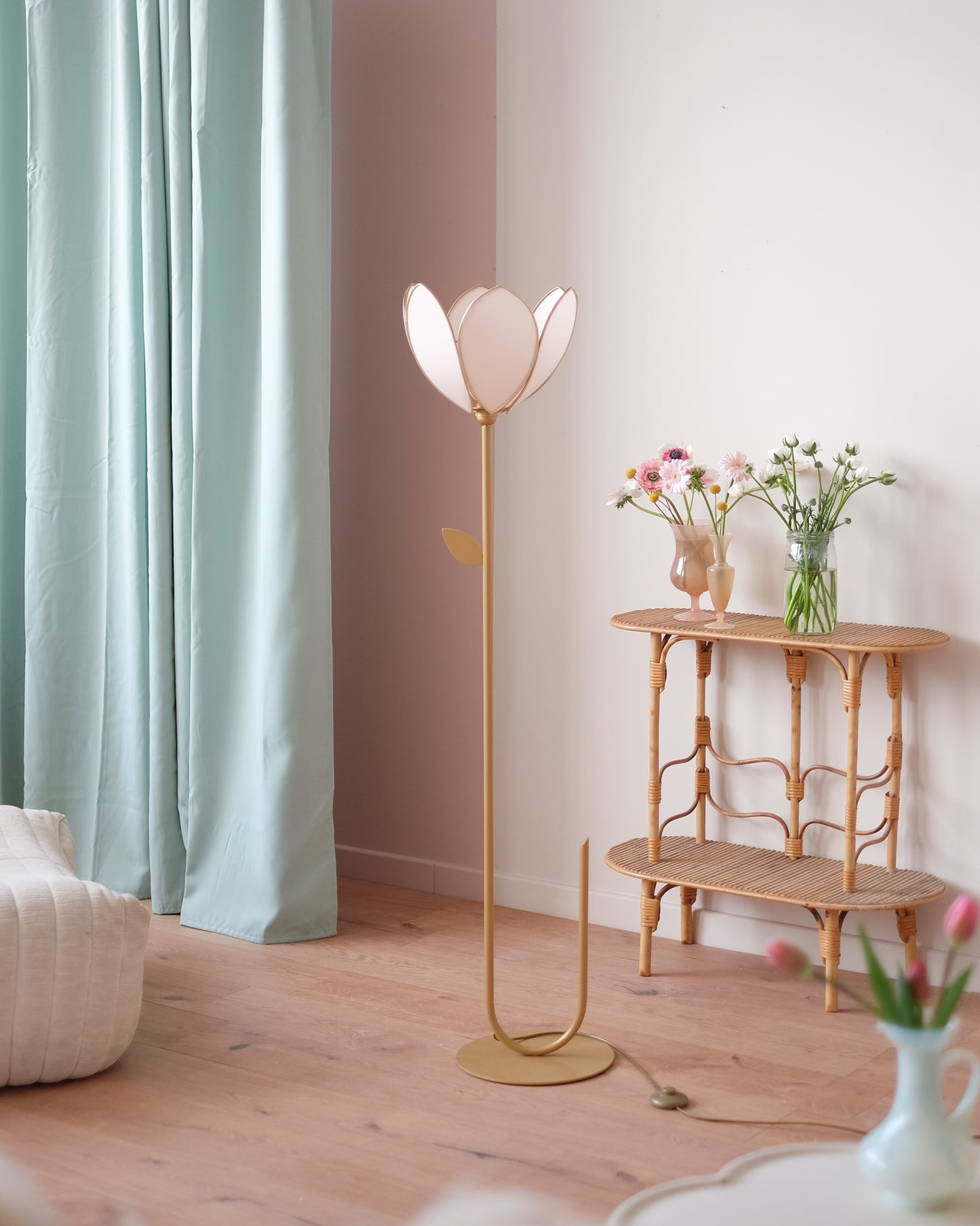 Pied de lampadaire et abat-jour fleur simple