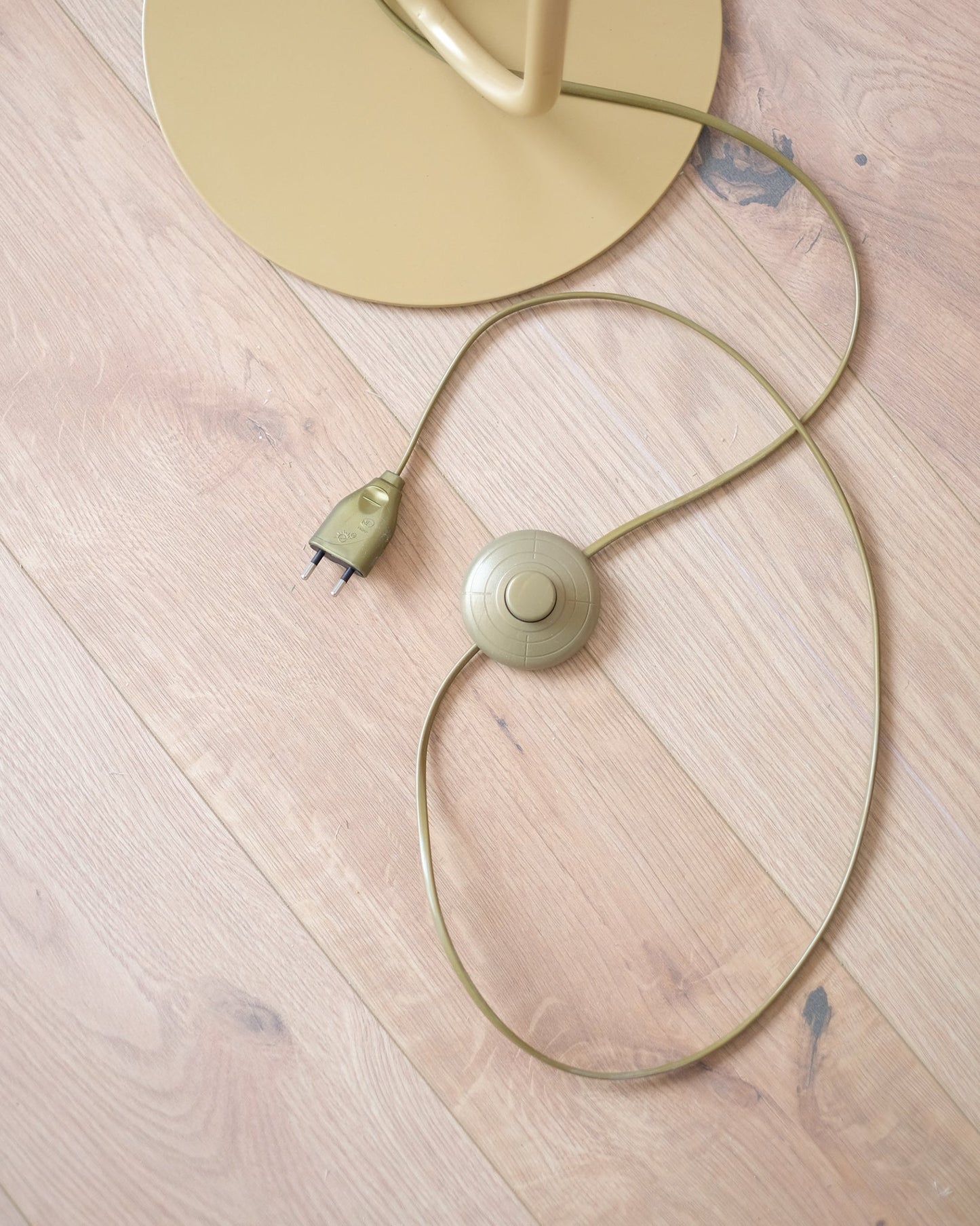 Pied de lampadaire et abat-jour fleur simple