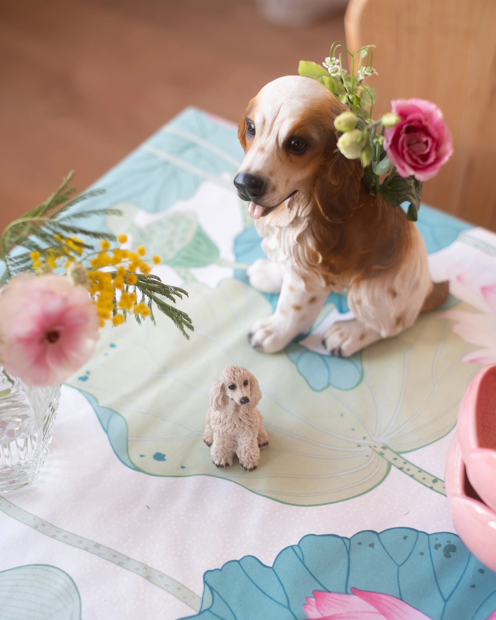 Petite statuette de caniche royal