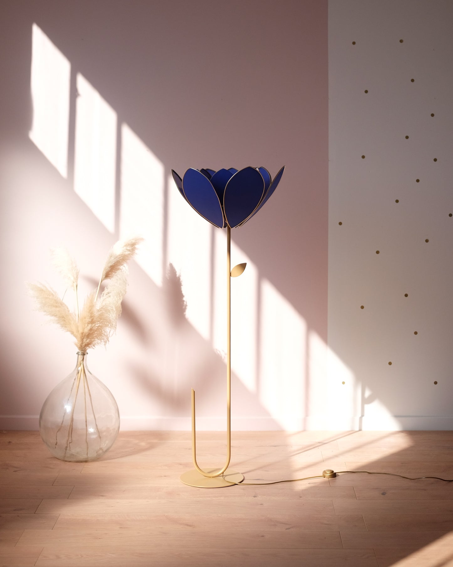 Pied de lampadaire et abat-jour fleur double