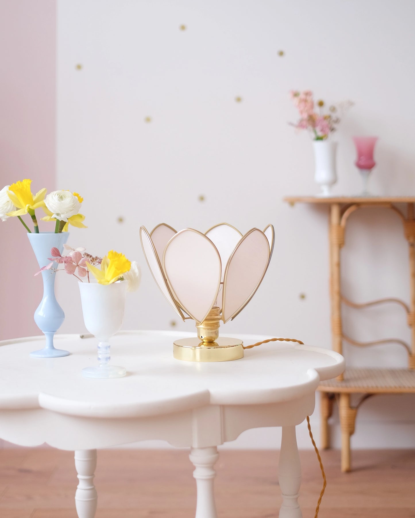 Lampe Fleur à poser - Rose nude et doré