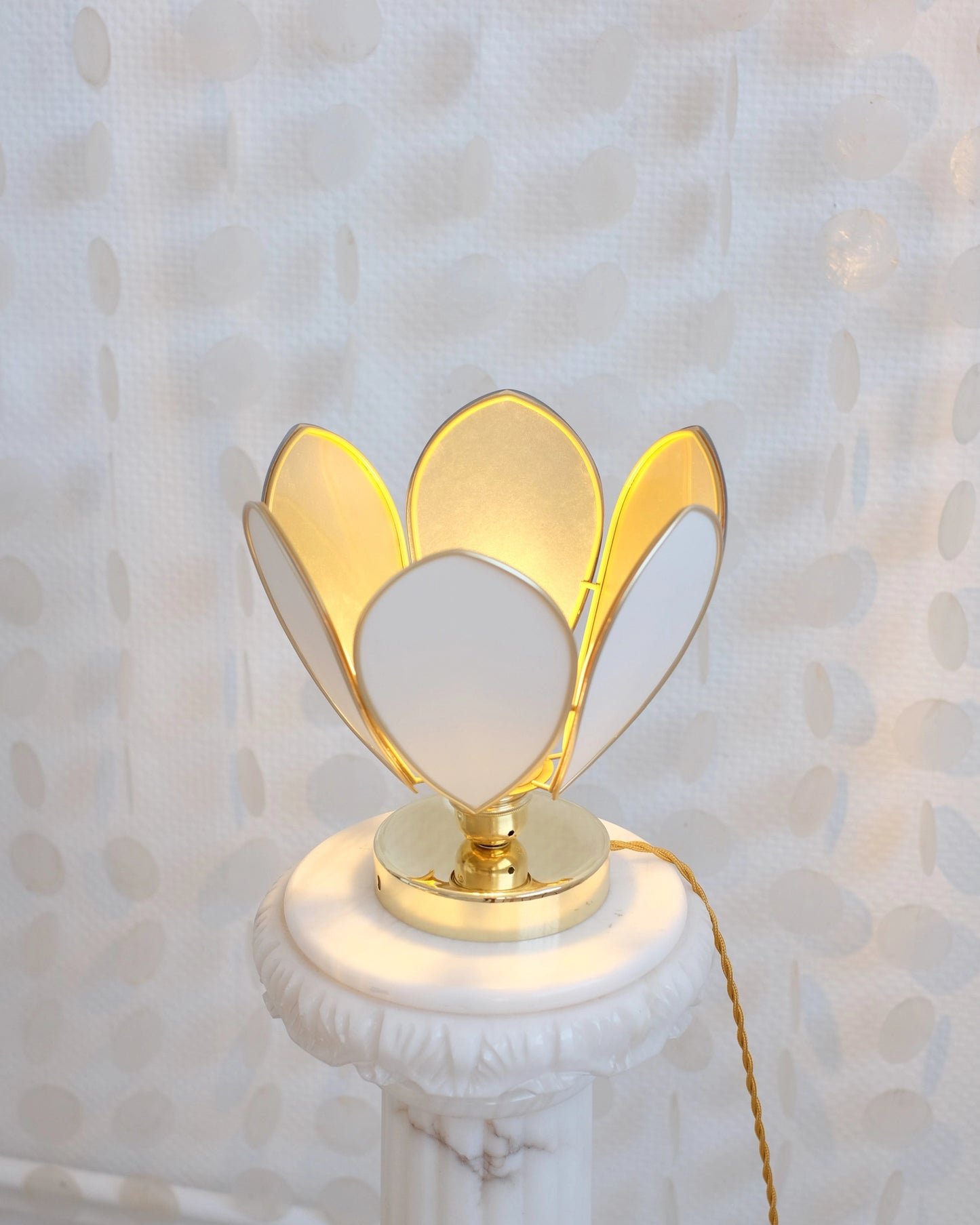 Lampe Fleur à poser - Écru et intérieur doré