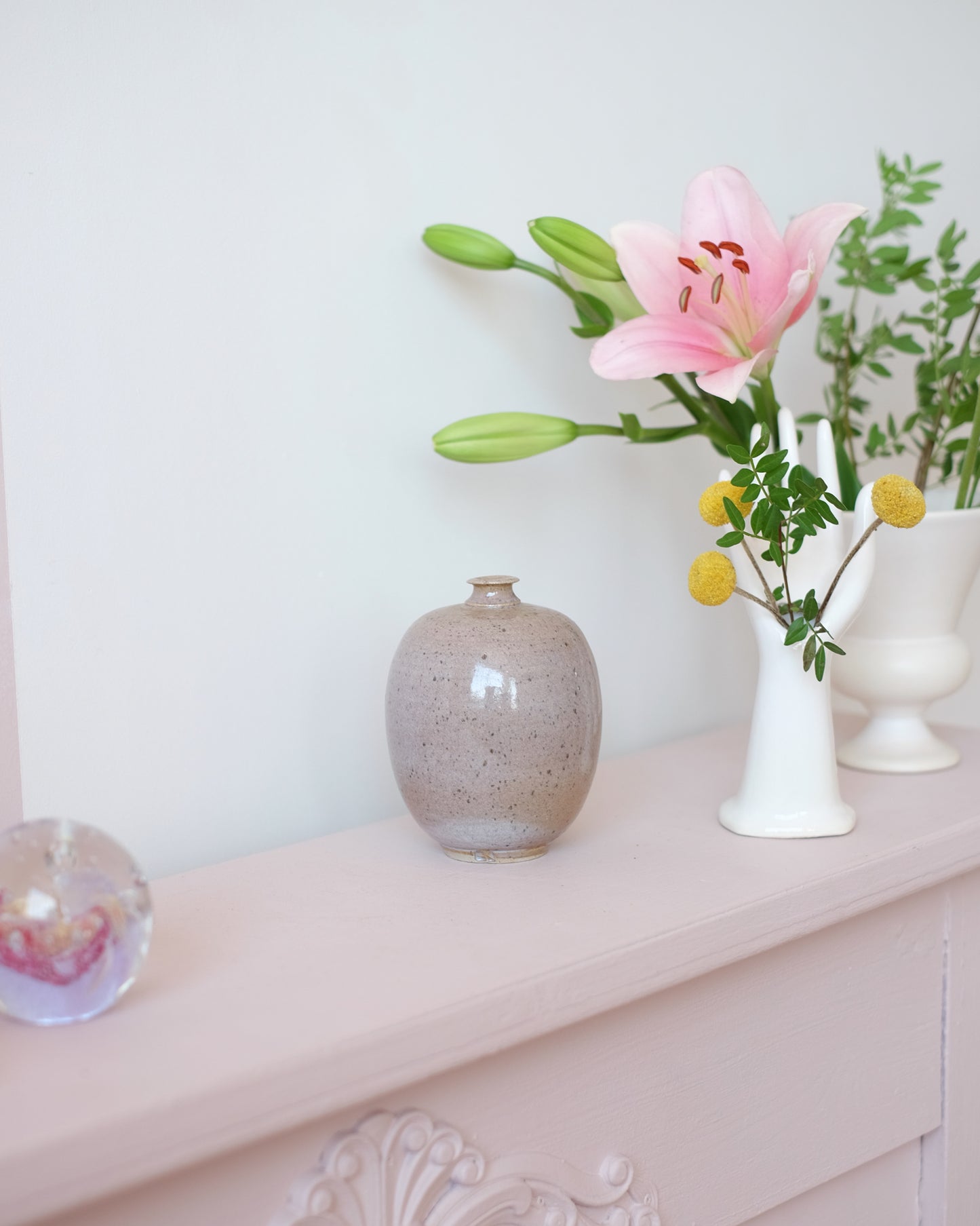 Petit vase en grès rosé