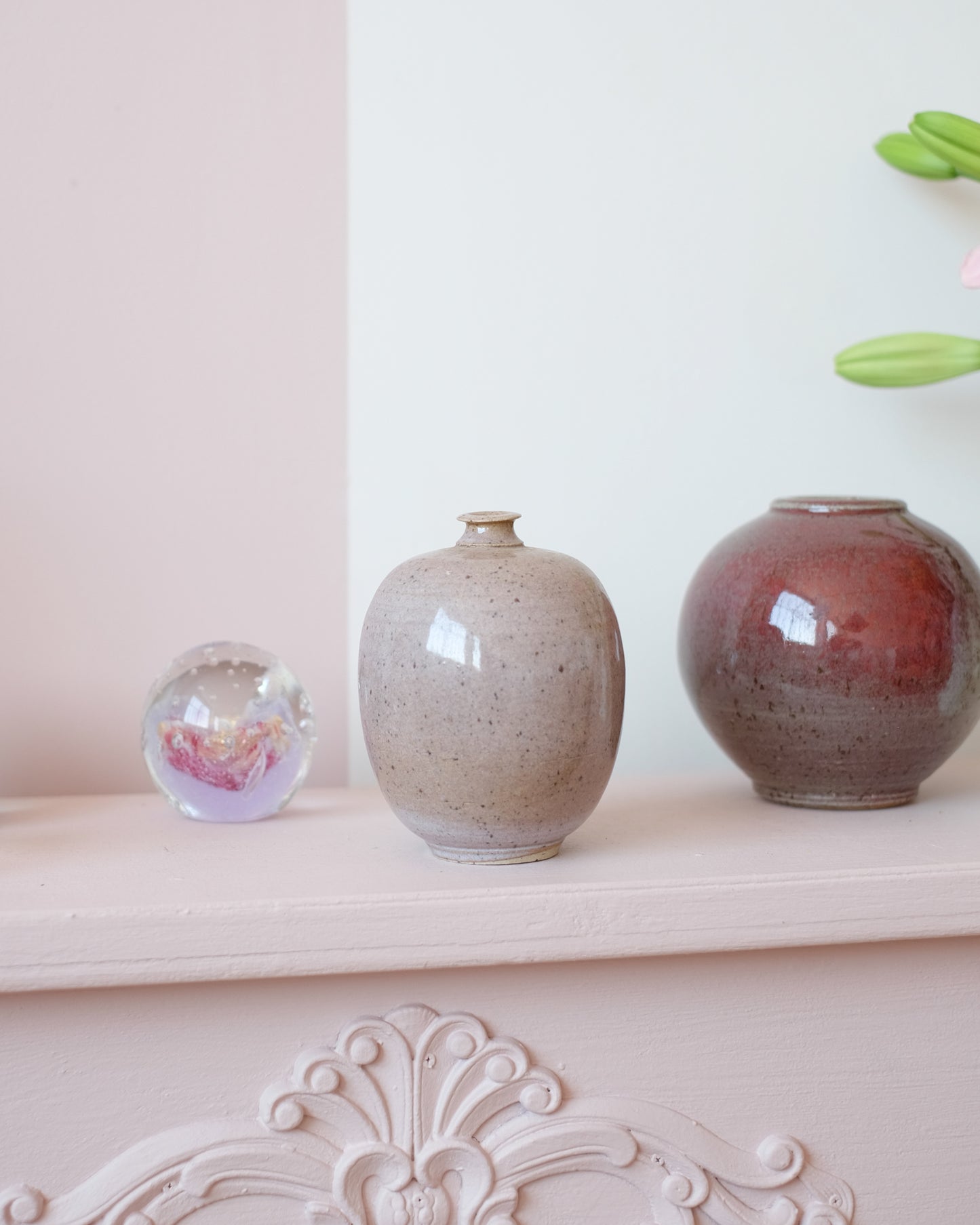 Petit vase en grès rosé
