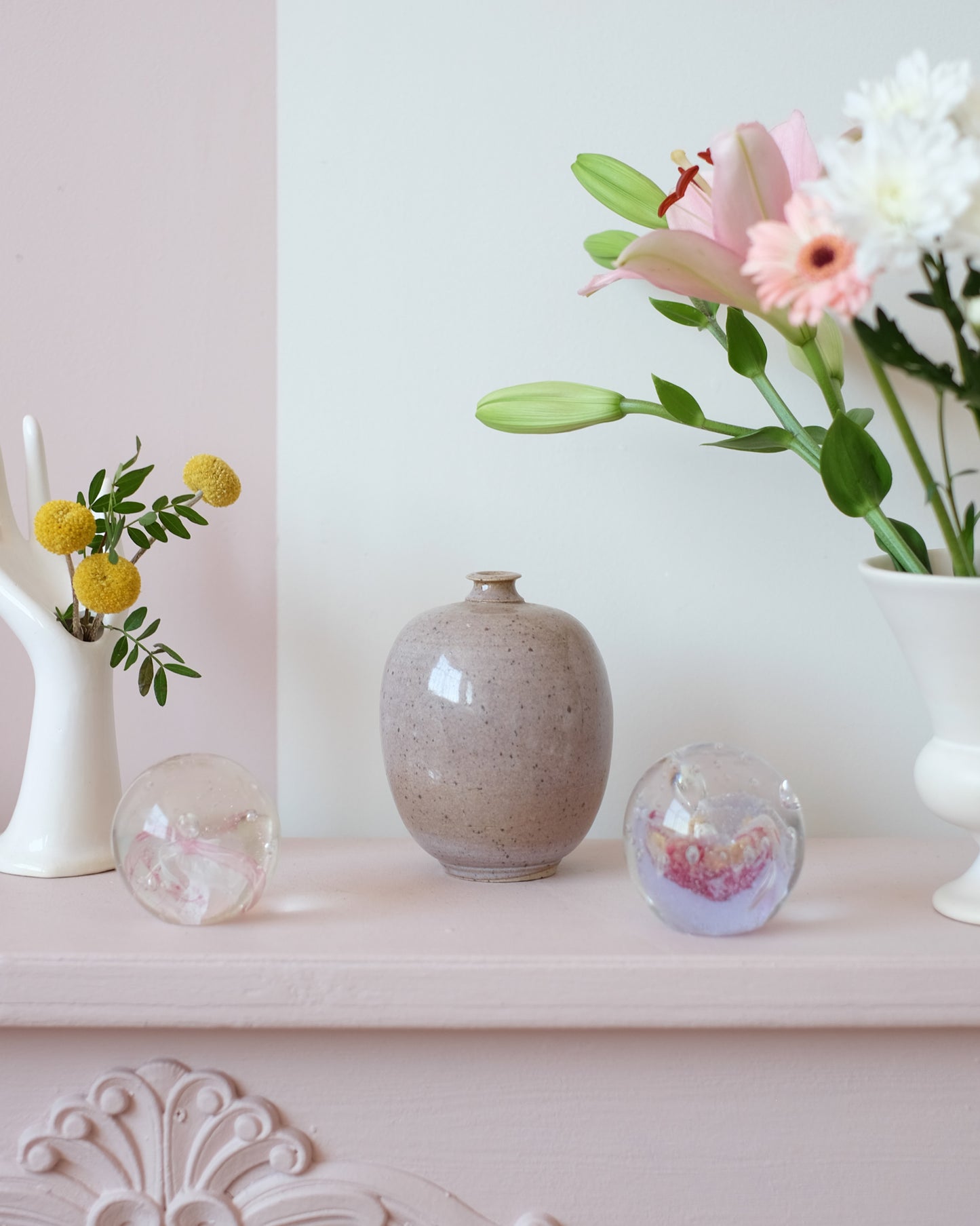 Petit vase en grès rosé