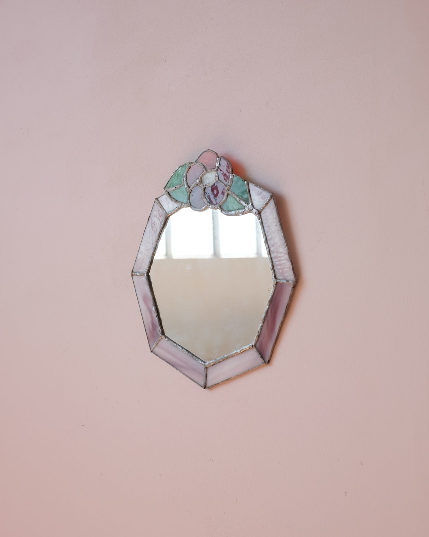 Ancien miroir en vitrail