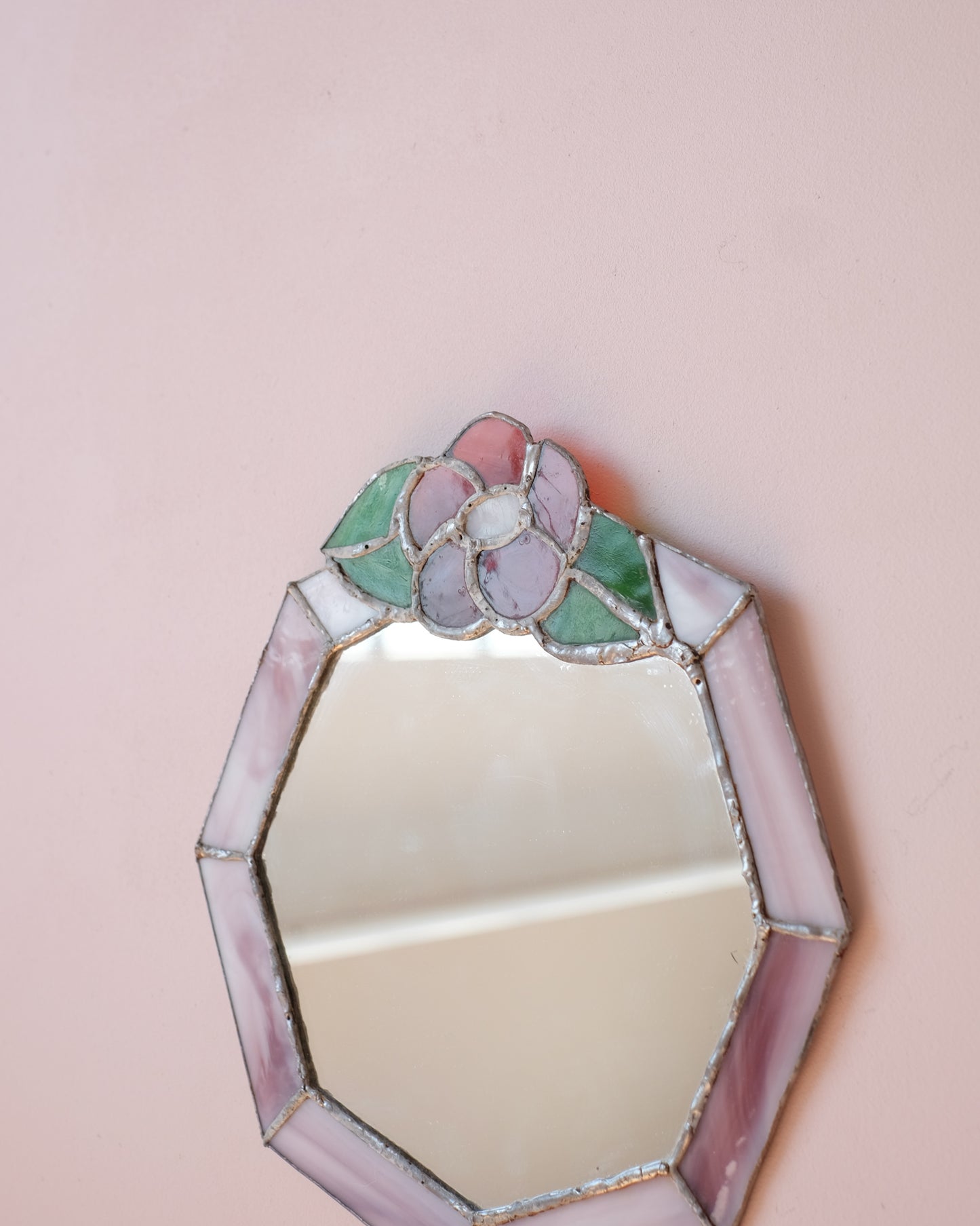 Ancien miroir en vitrail