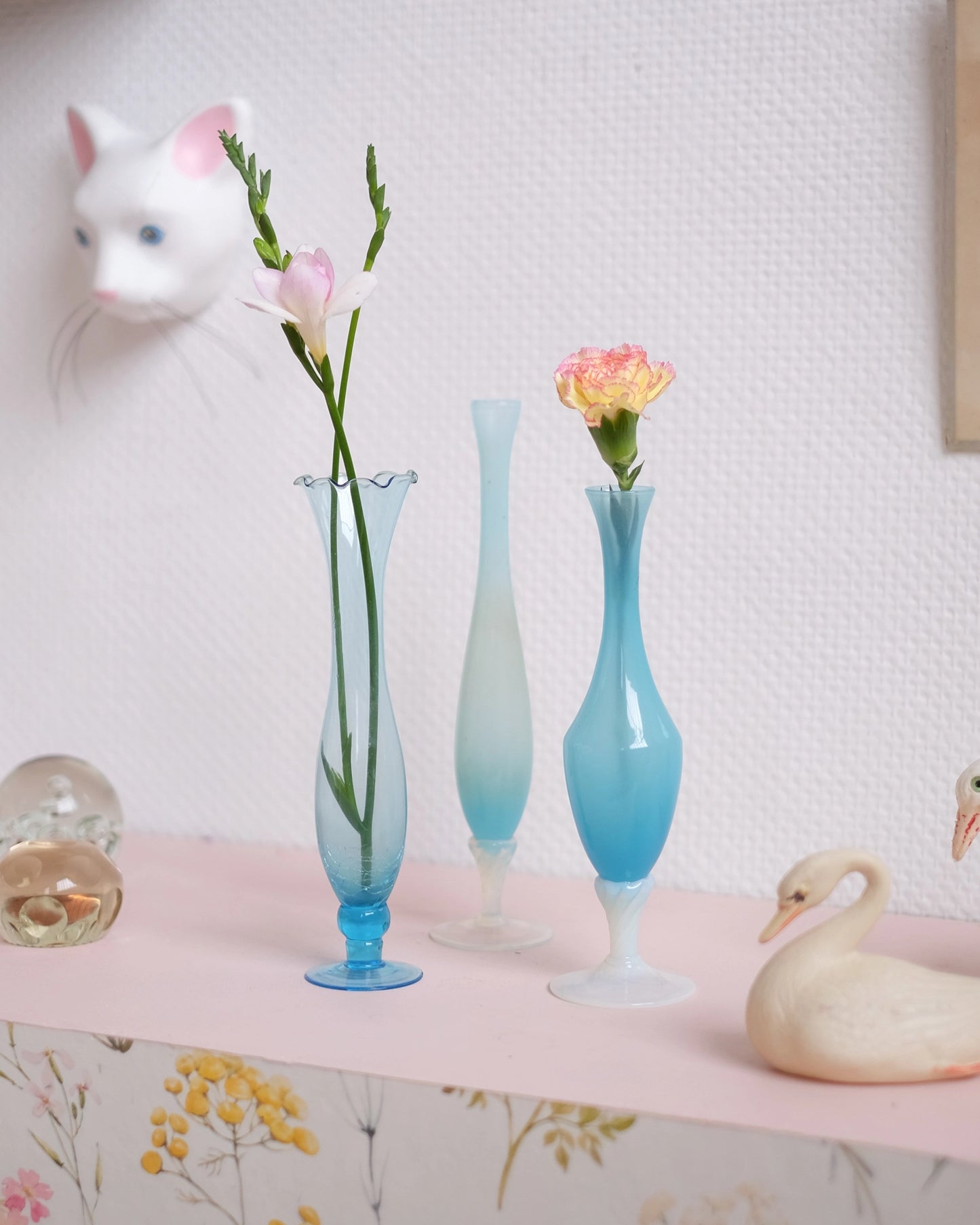 Ancien soliflore en opaline turquoise