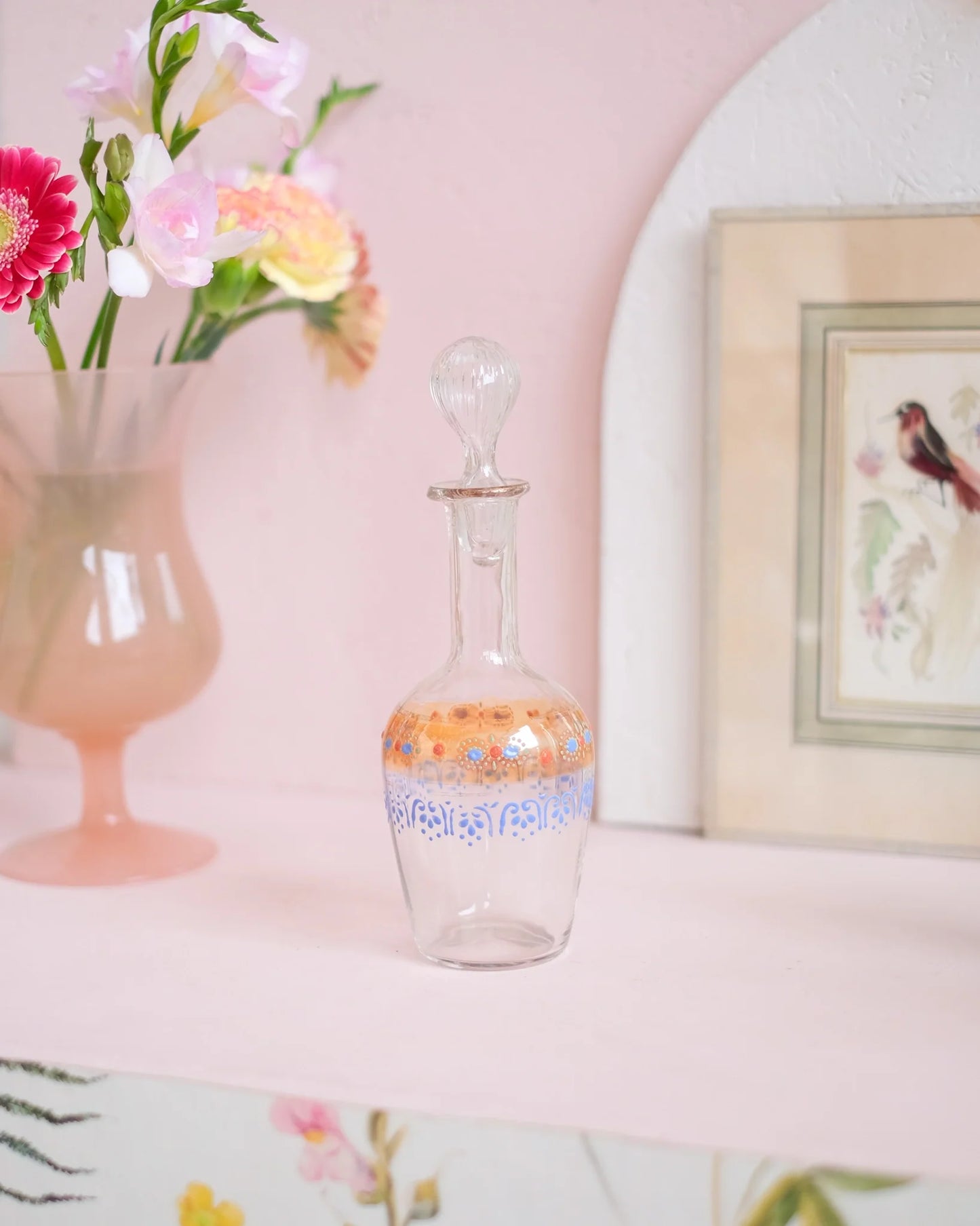 Ancienne carafe en verre et décor émaillé #3