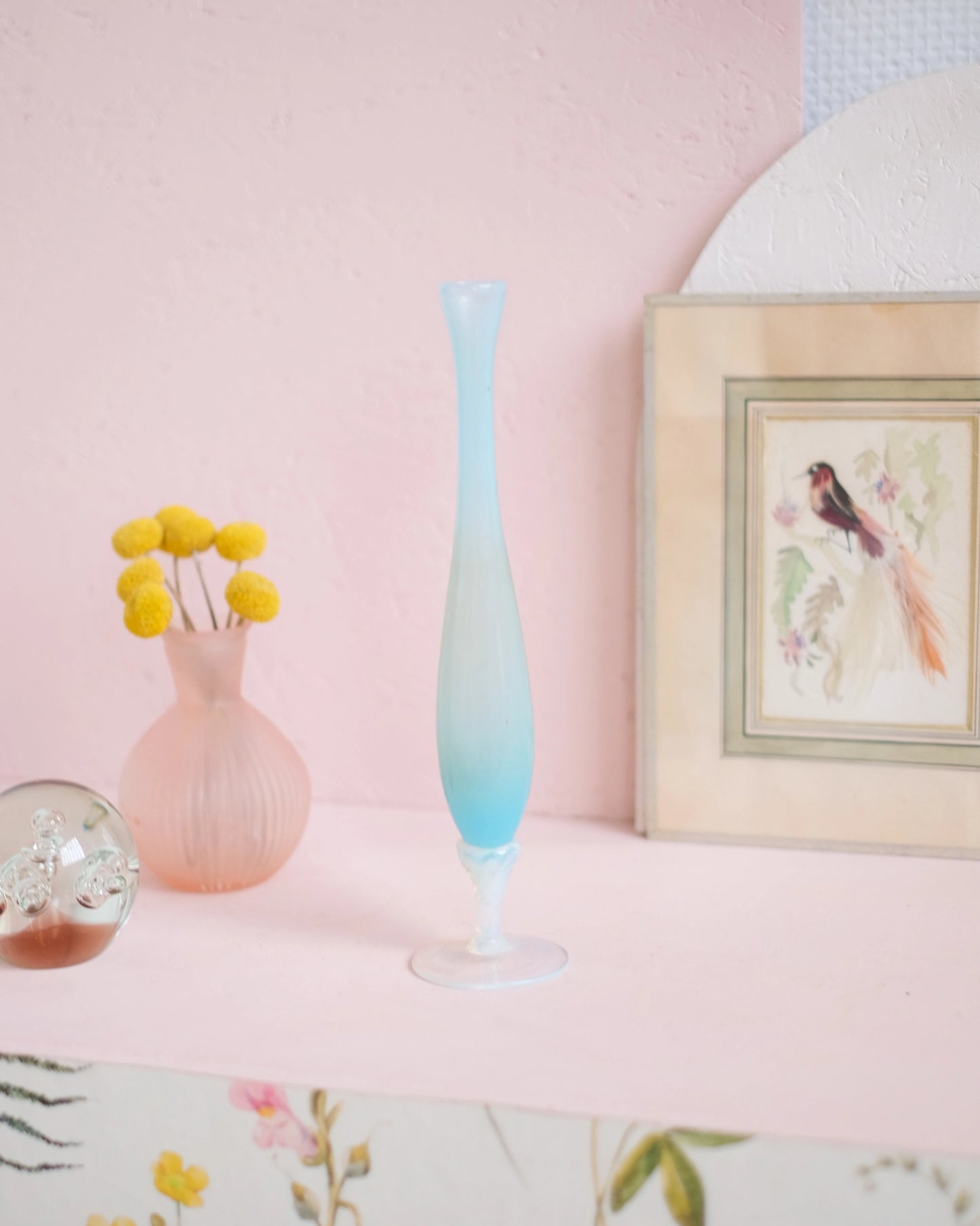 Ancien soliflore en opaline bleu