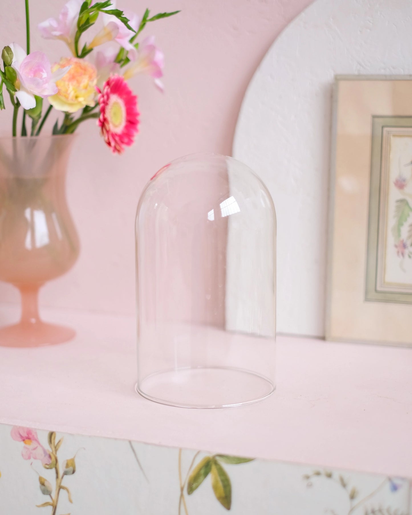 Ancienne cloche en verre transparent