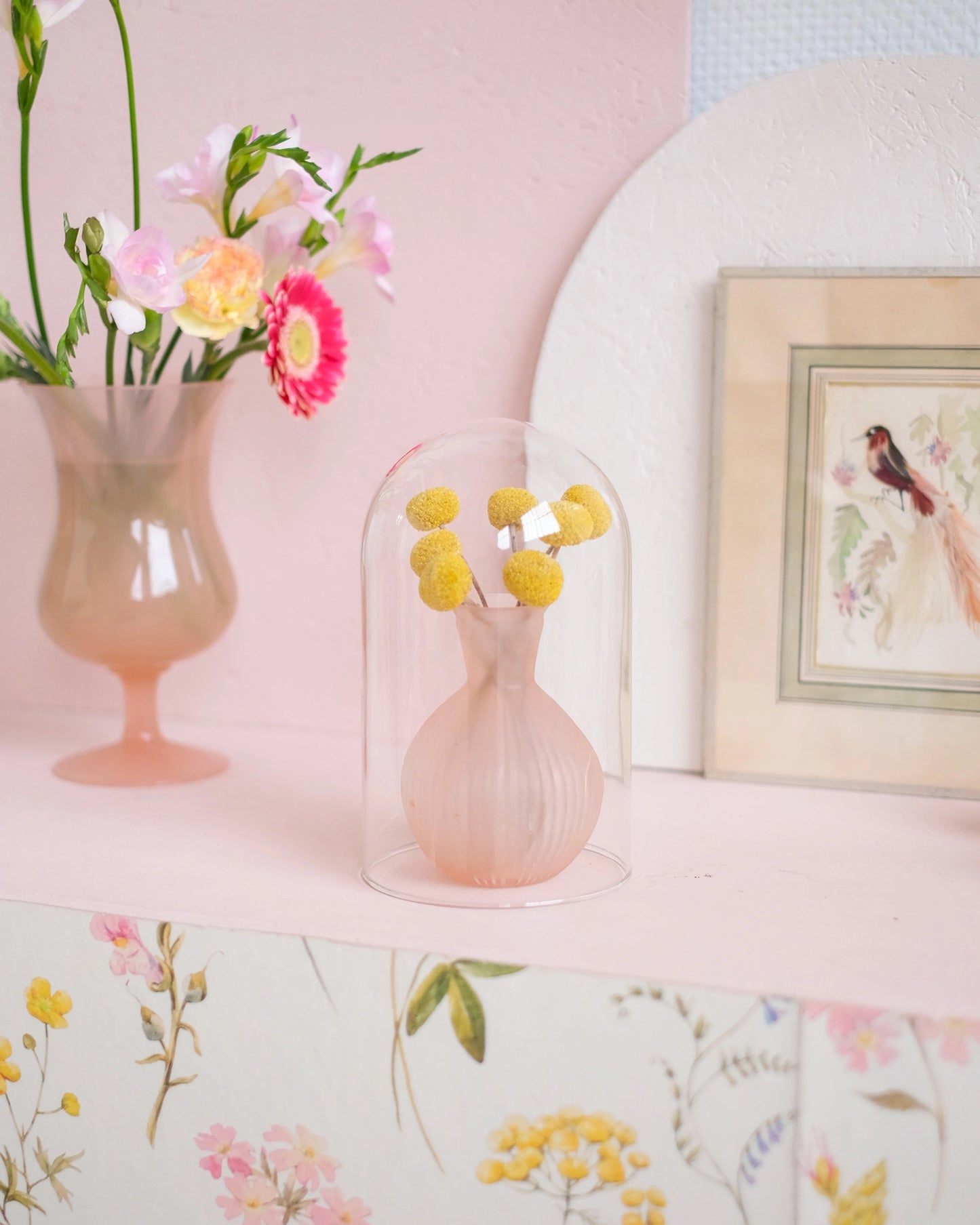 Ancienne cloche en verre transparent