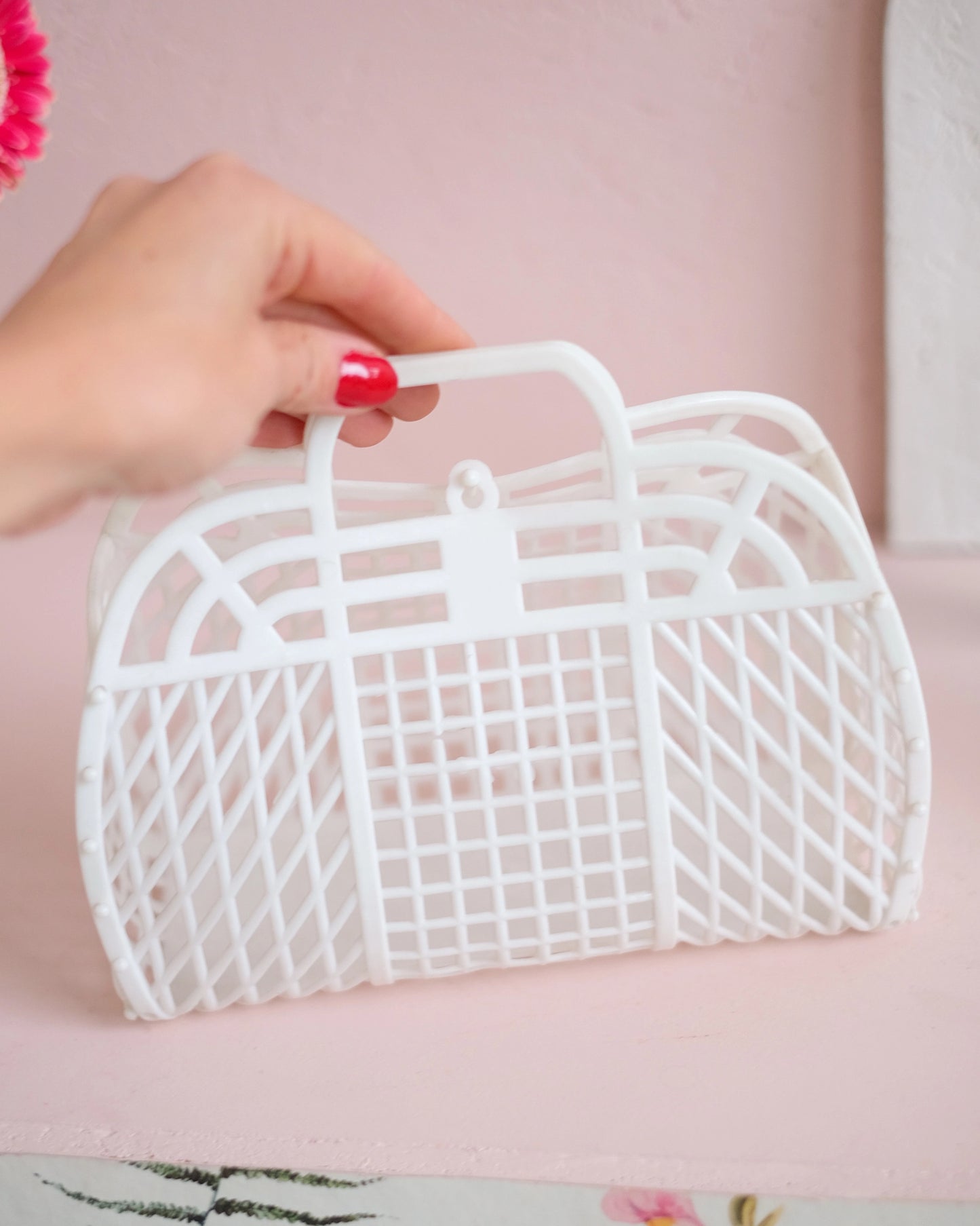 Petit panier en plastique blanc vintage