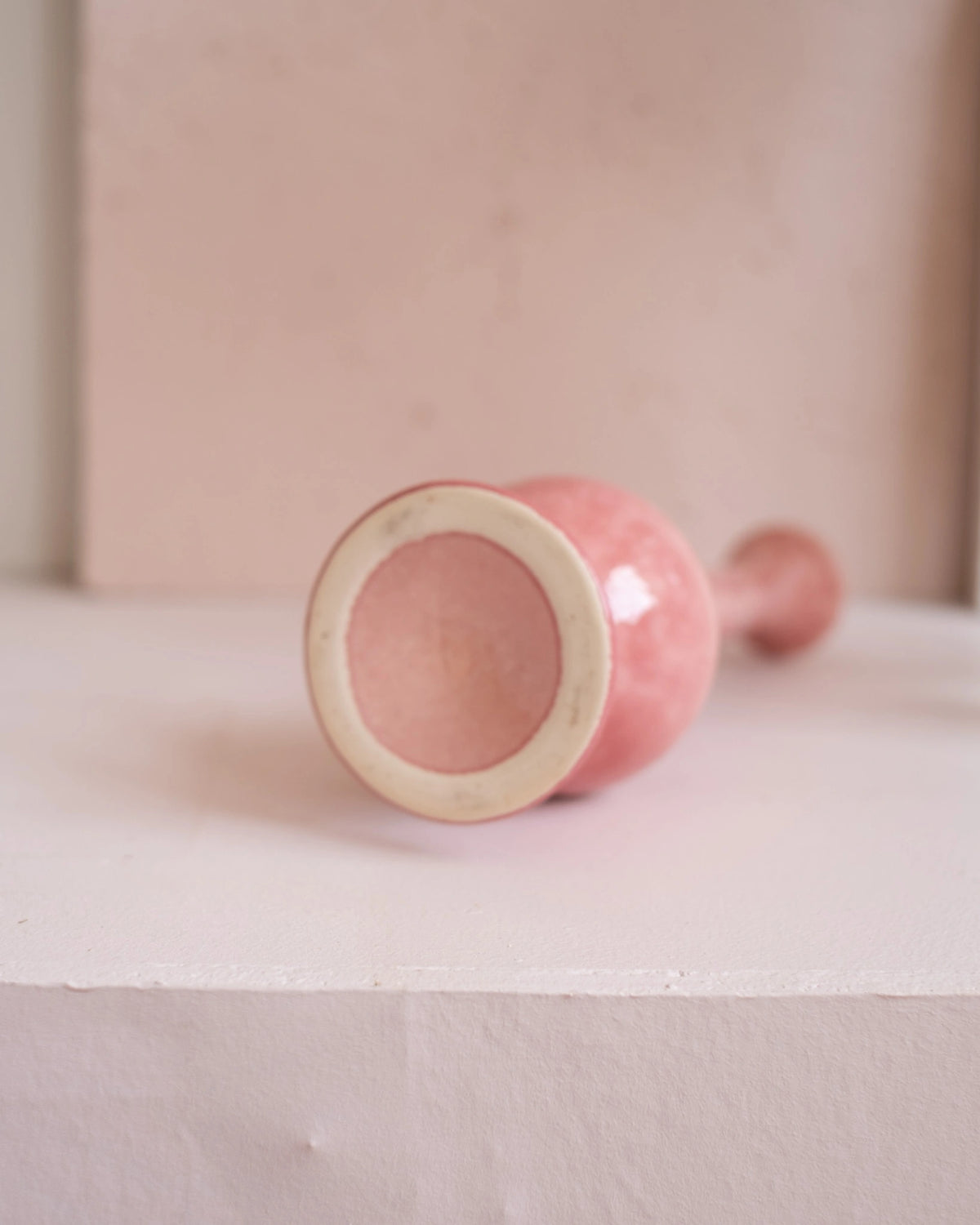 Ancien soliflore en faïence rose de Charolles