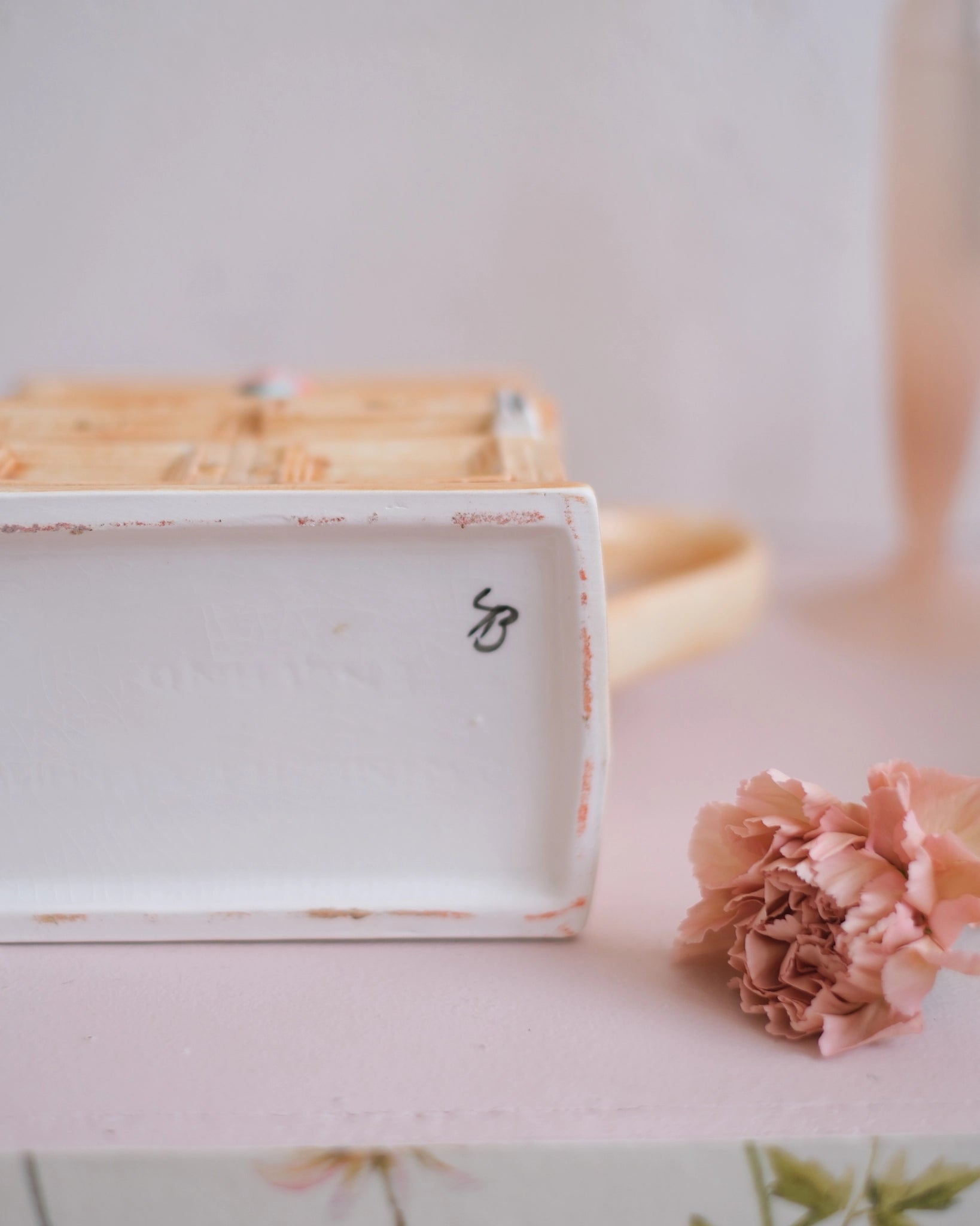Ancienne théière en porcelaine anglaise - Vaisselier