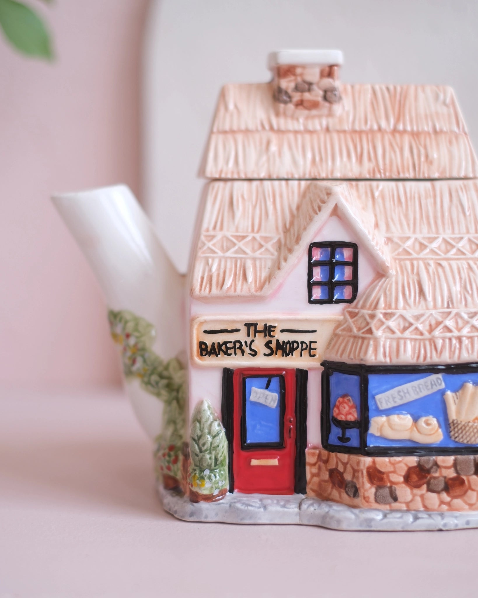 Ancienne théière en porcelaine anglaise - Boulangerie