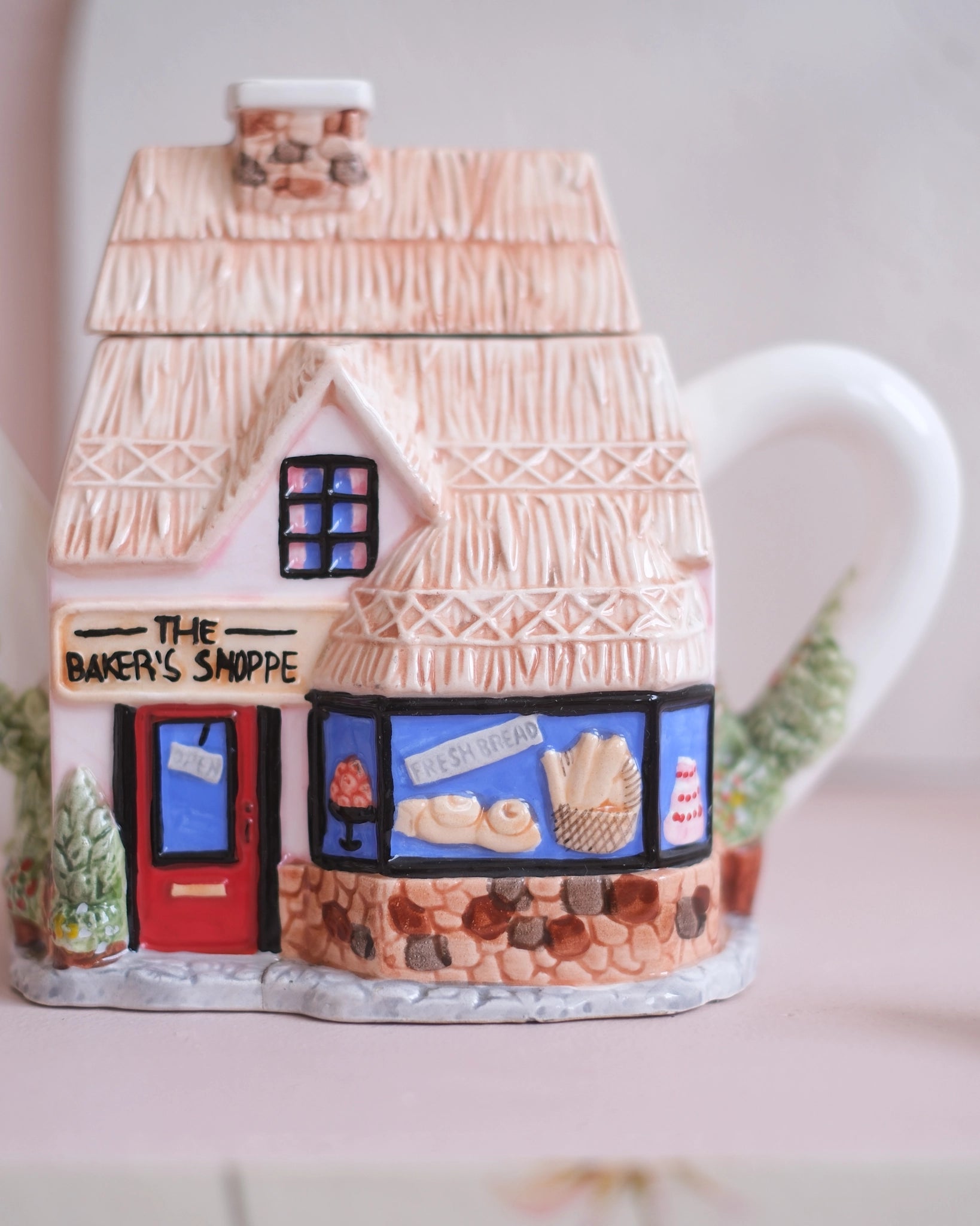 Ancienne théière en porcelaine anglaise - Boulangerie