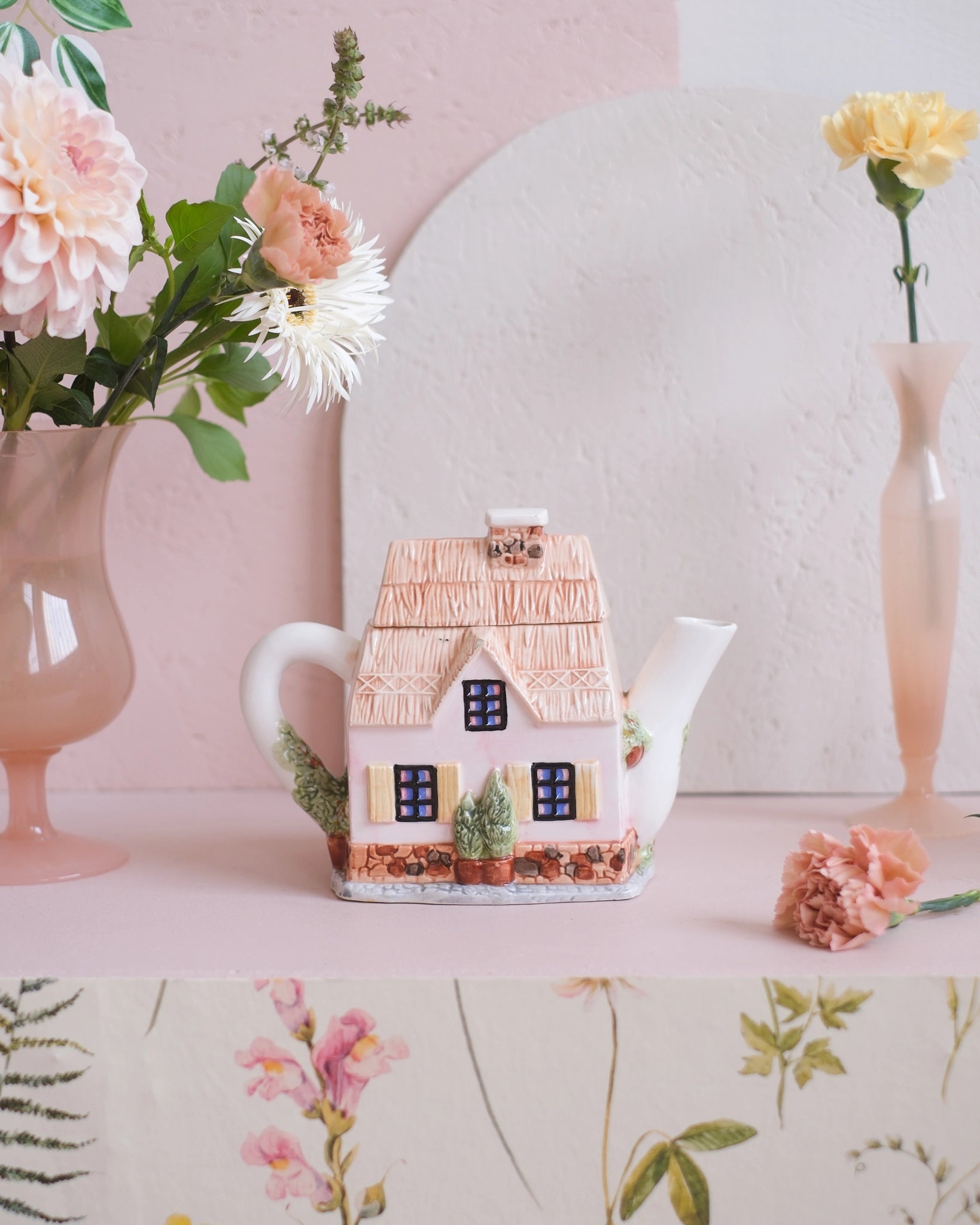 Ancienne théière en porcelaine anglaise - Boulangerie