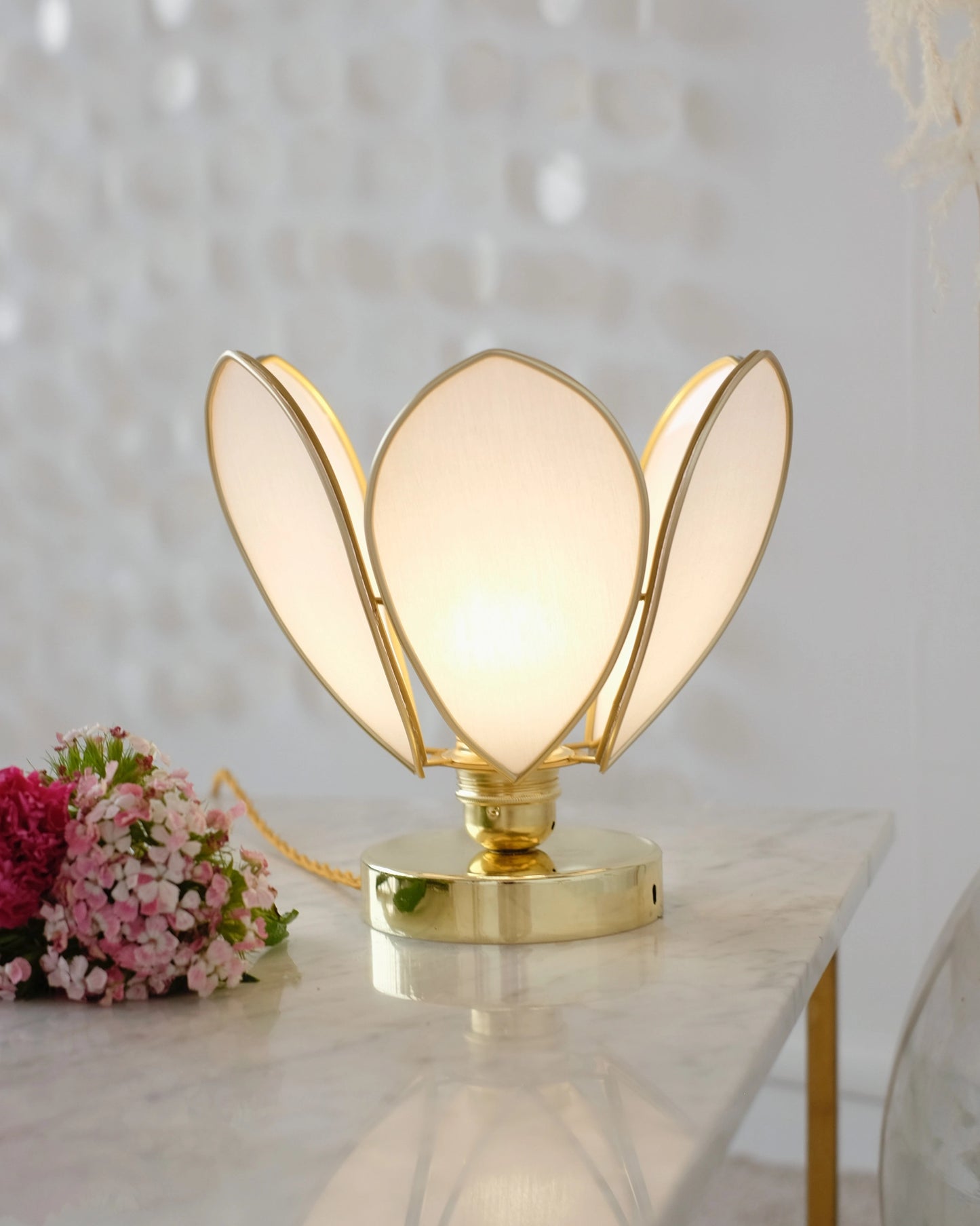 Lampe Fleur à poser - Rose nude et doré