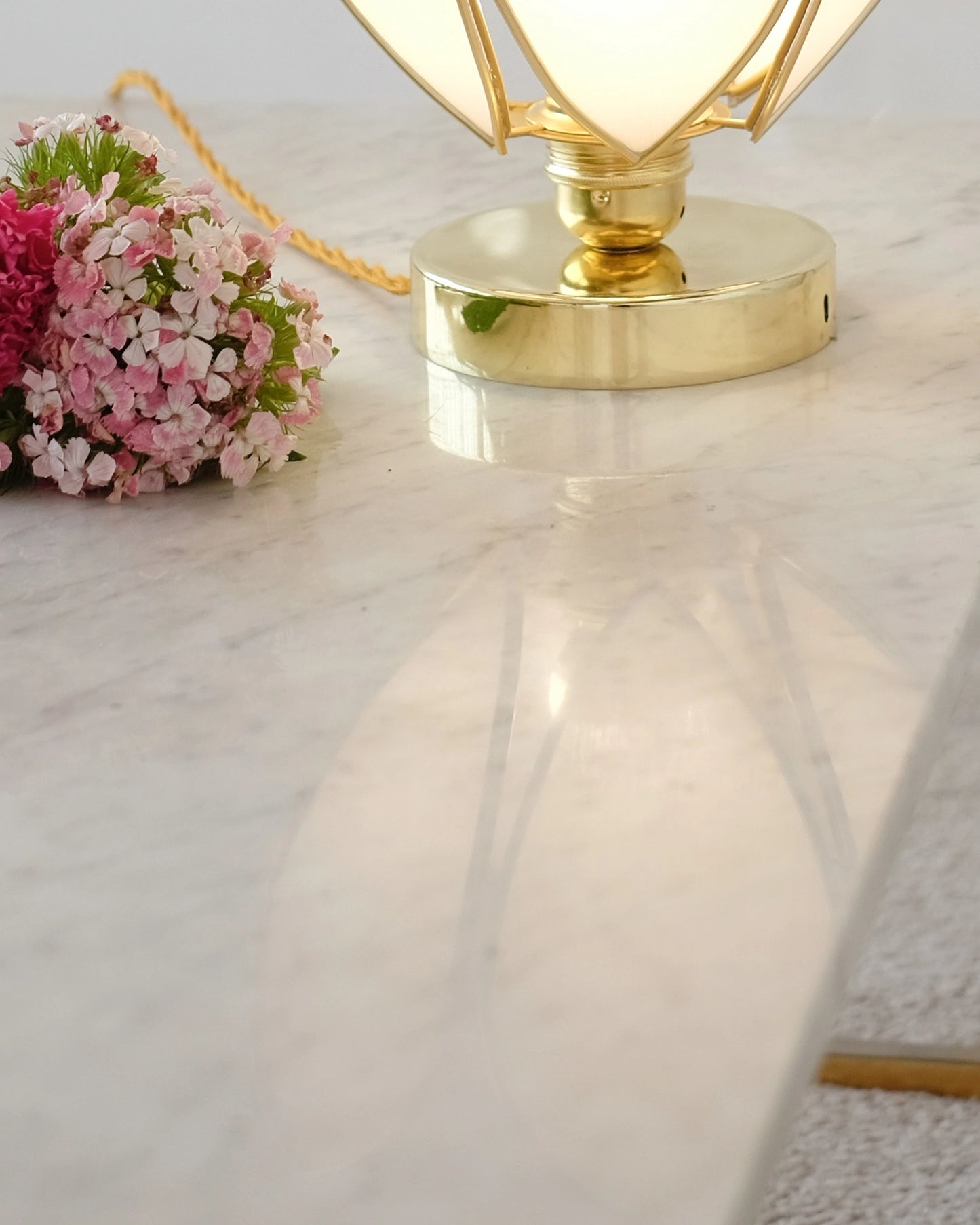 Lampe Fleur à poser - Rose nude et doré