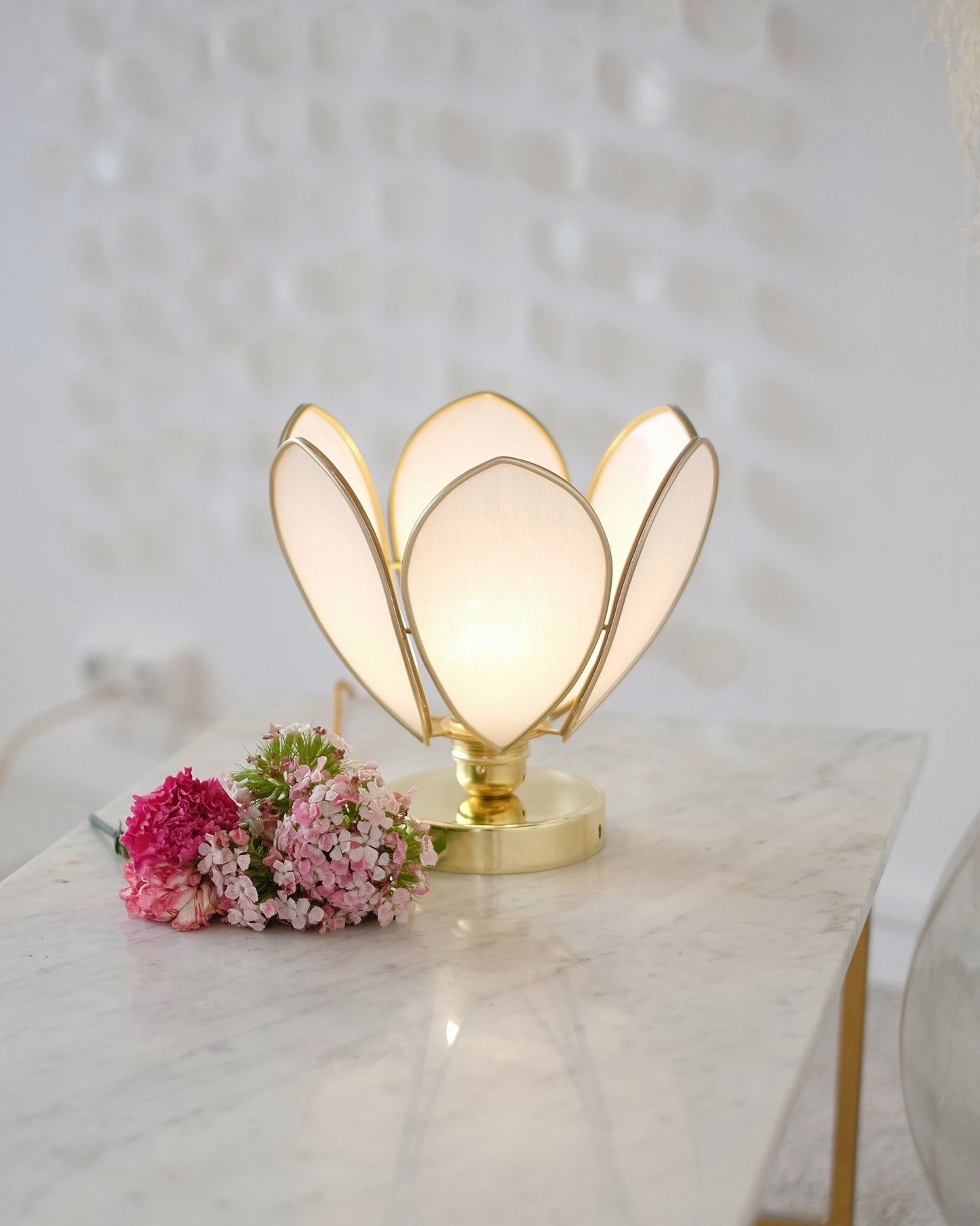 Lampe Fleur à poser - Rose nude et doré