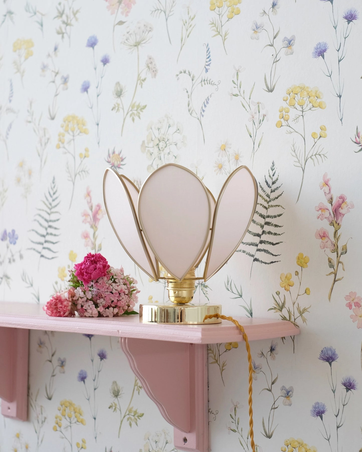 Lampe Fleur à poser - Rose nude et doré