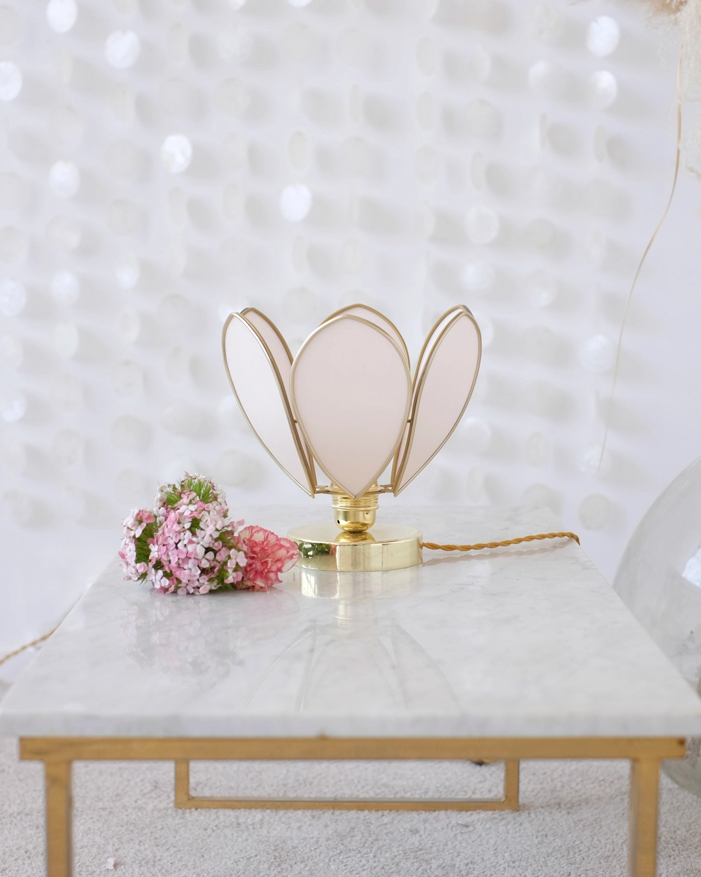 Lampe Fleur à poser - Rose nude et doré