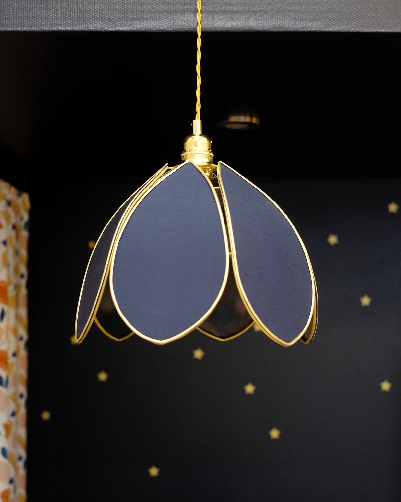 Suspension Fleur simple - Bleu nuit et doré
