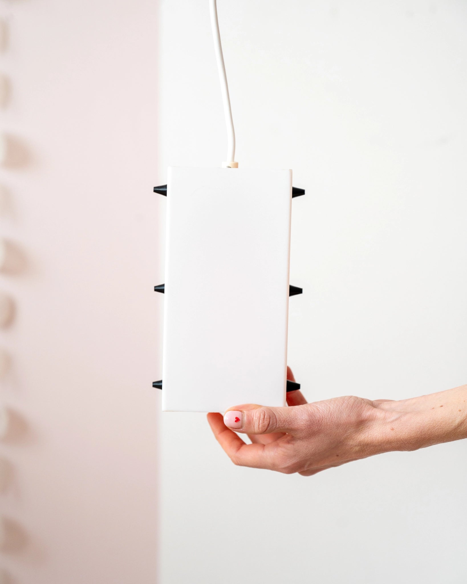 Suspension vintage en plexiglas rose et blanc