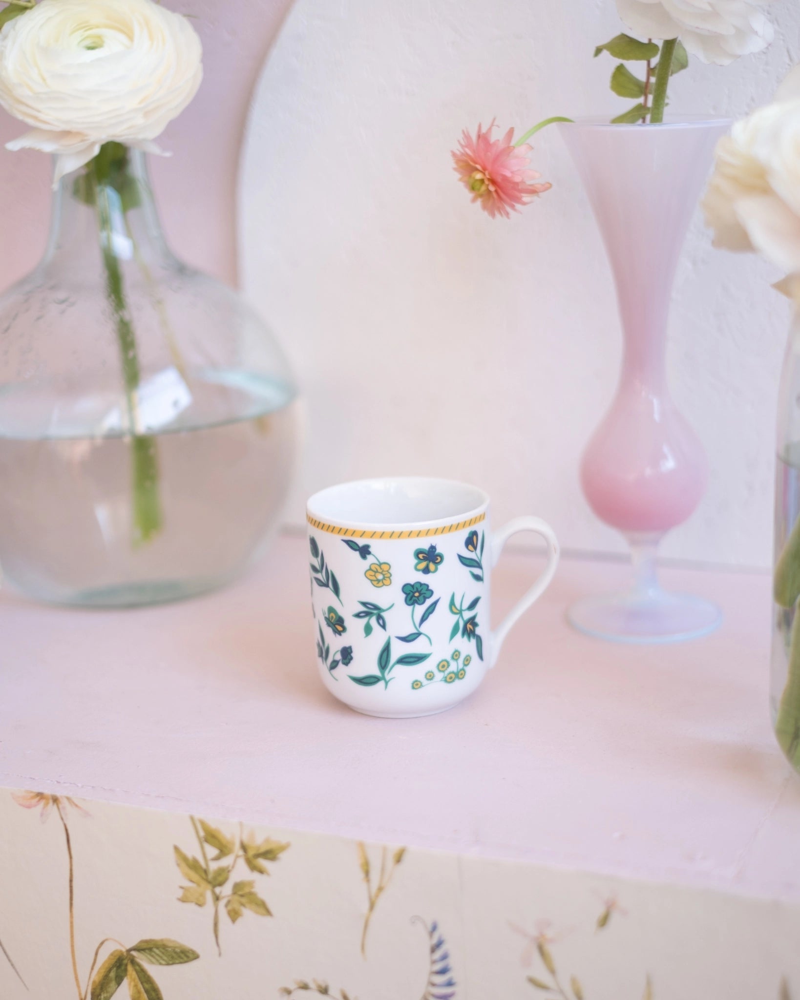 Ancien mug en céramique fleurie - Silly & Billy