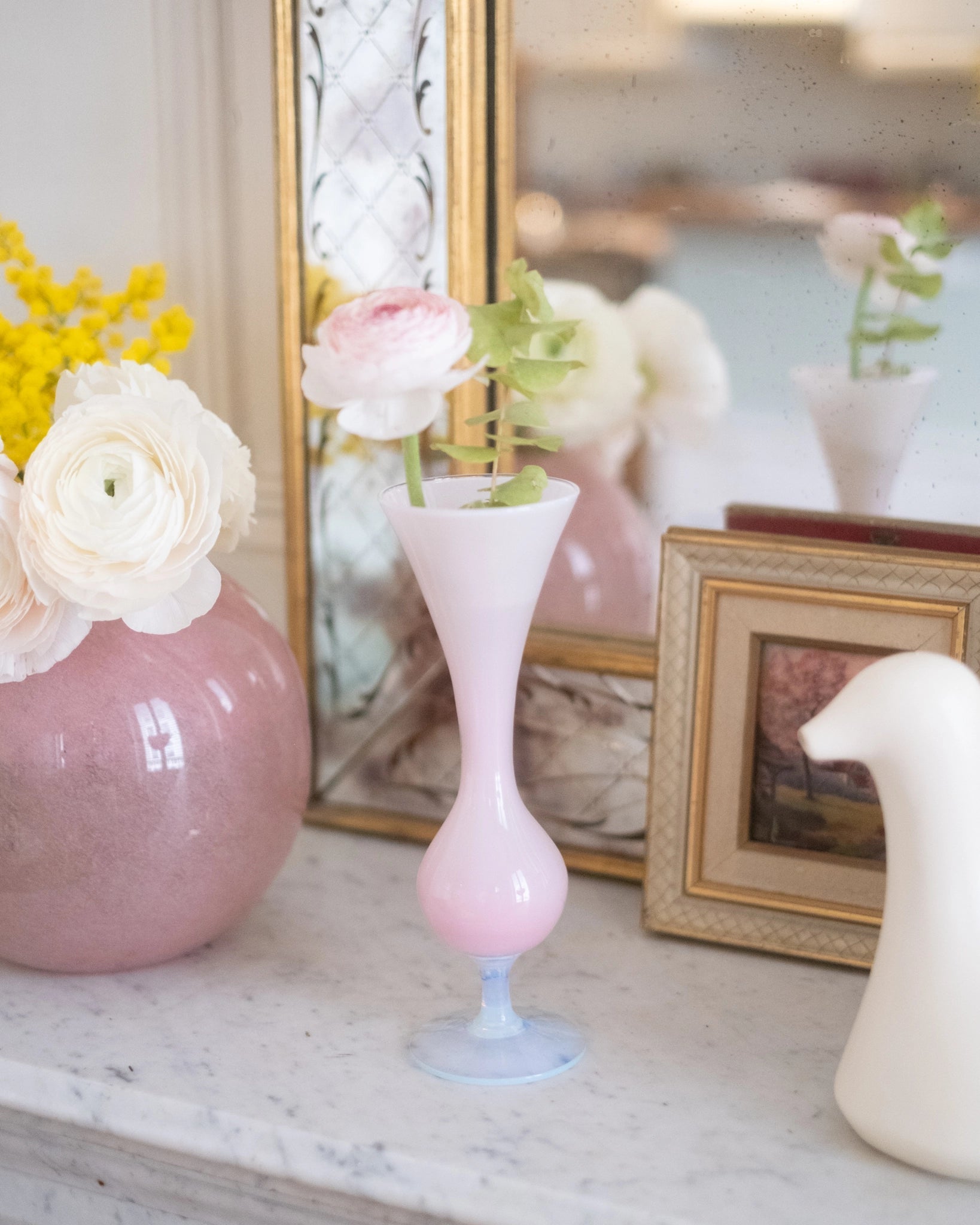 Ancien soliflore en opaline rose - Silly & Billy