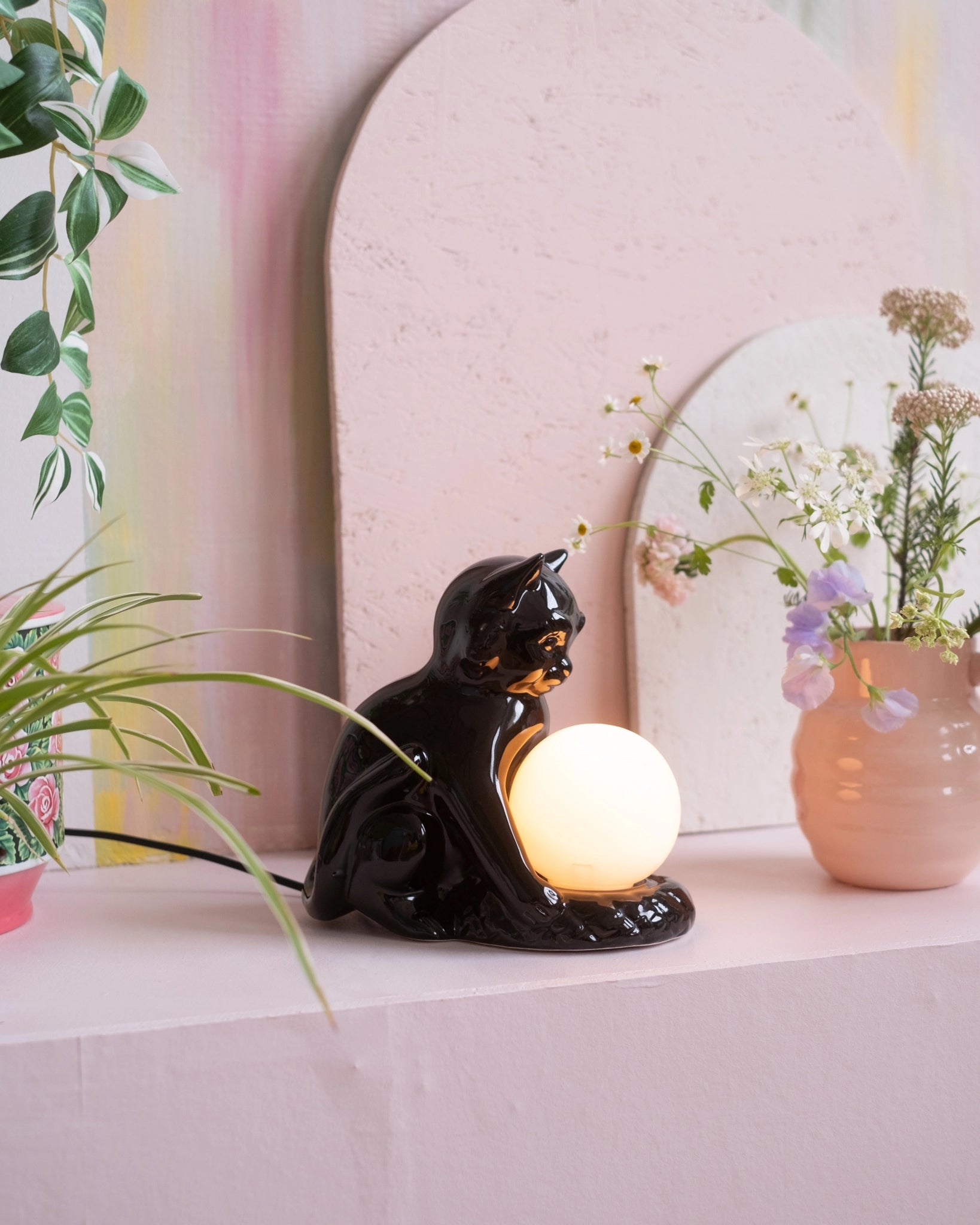Ancienne lampe Chat en céramique noire et opaline - Silly & Billy
