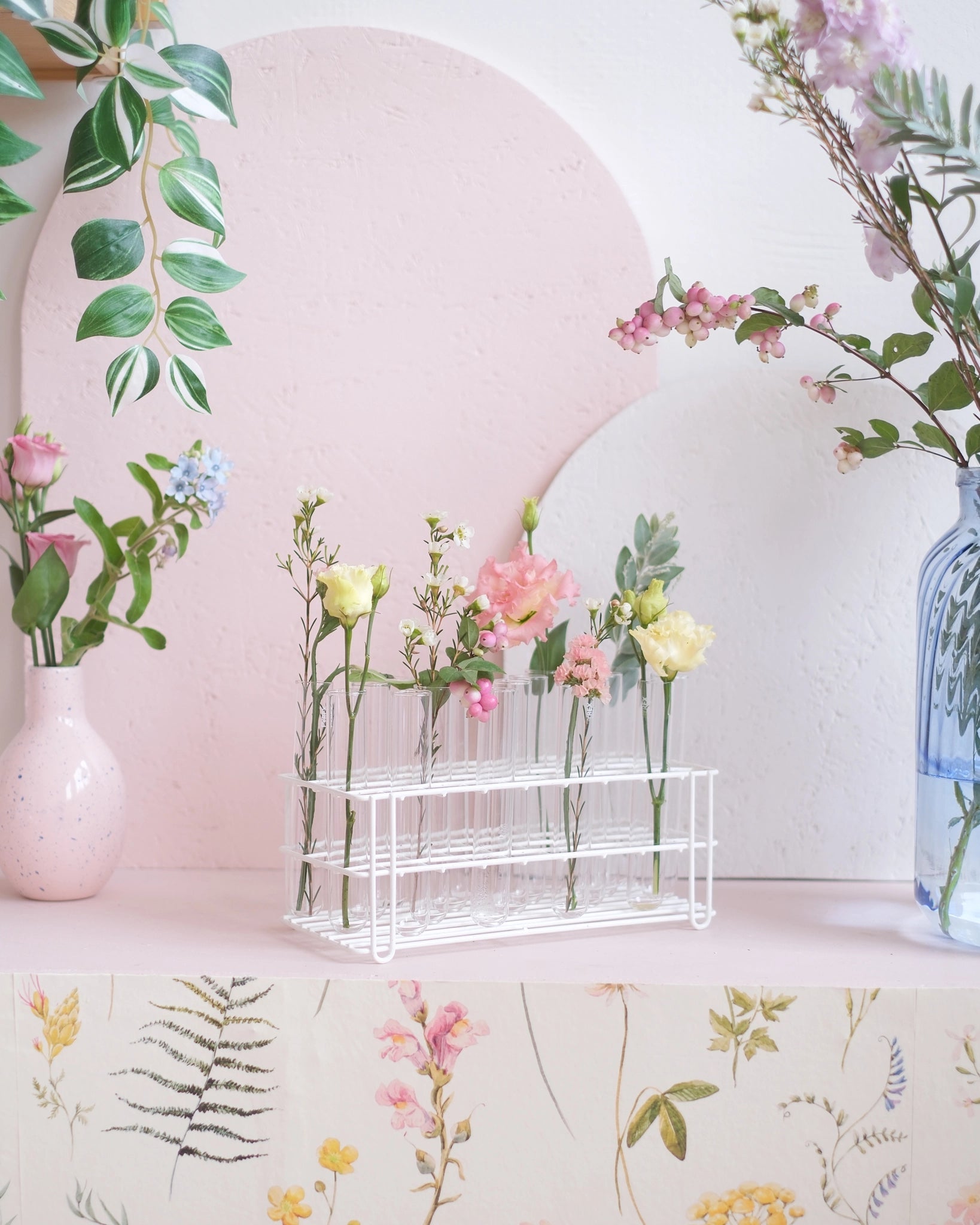 Anciens tubes à essai avec support en métal - Silly & Billy