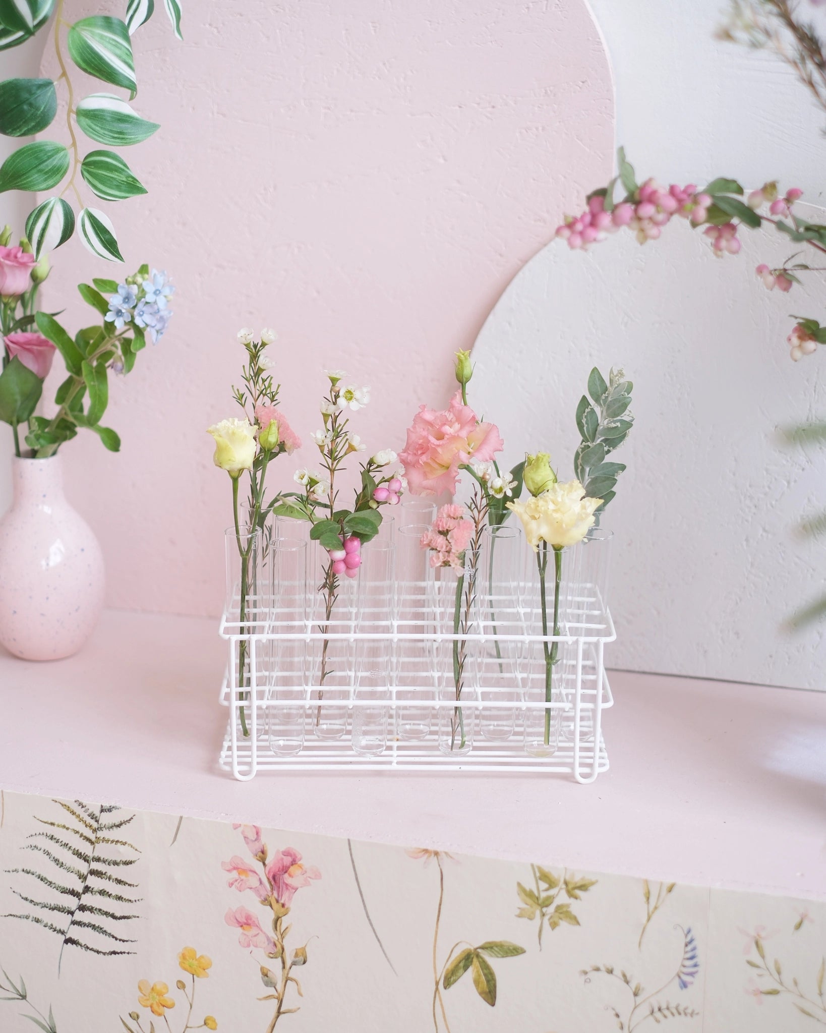 Anciens tubes à essai avec support en métal - Silly & Billy