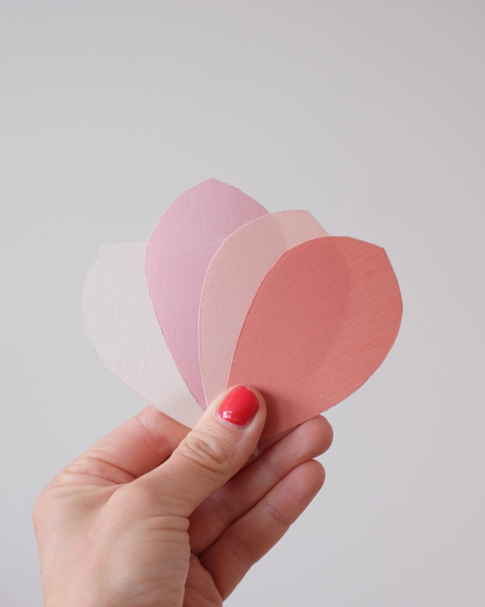Échantillons de tissus pour nos luminaires fleurs - Silly & Billy