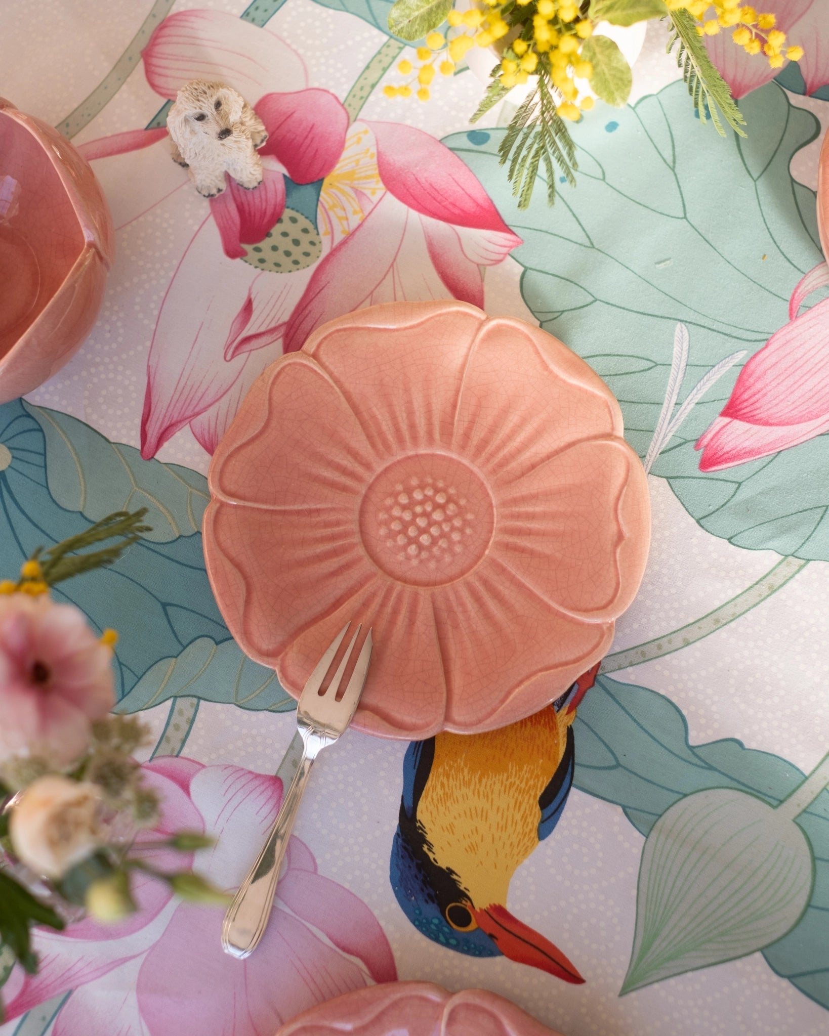 Petite assiette à dessert fleur en faïence rose de Charolles - Silly & Billy