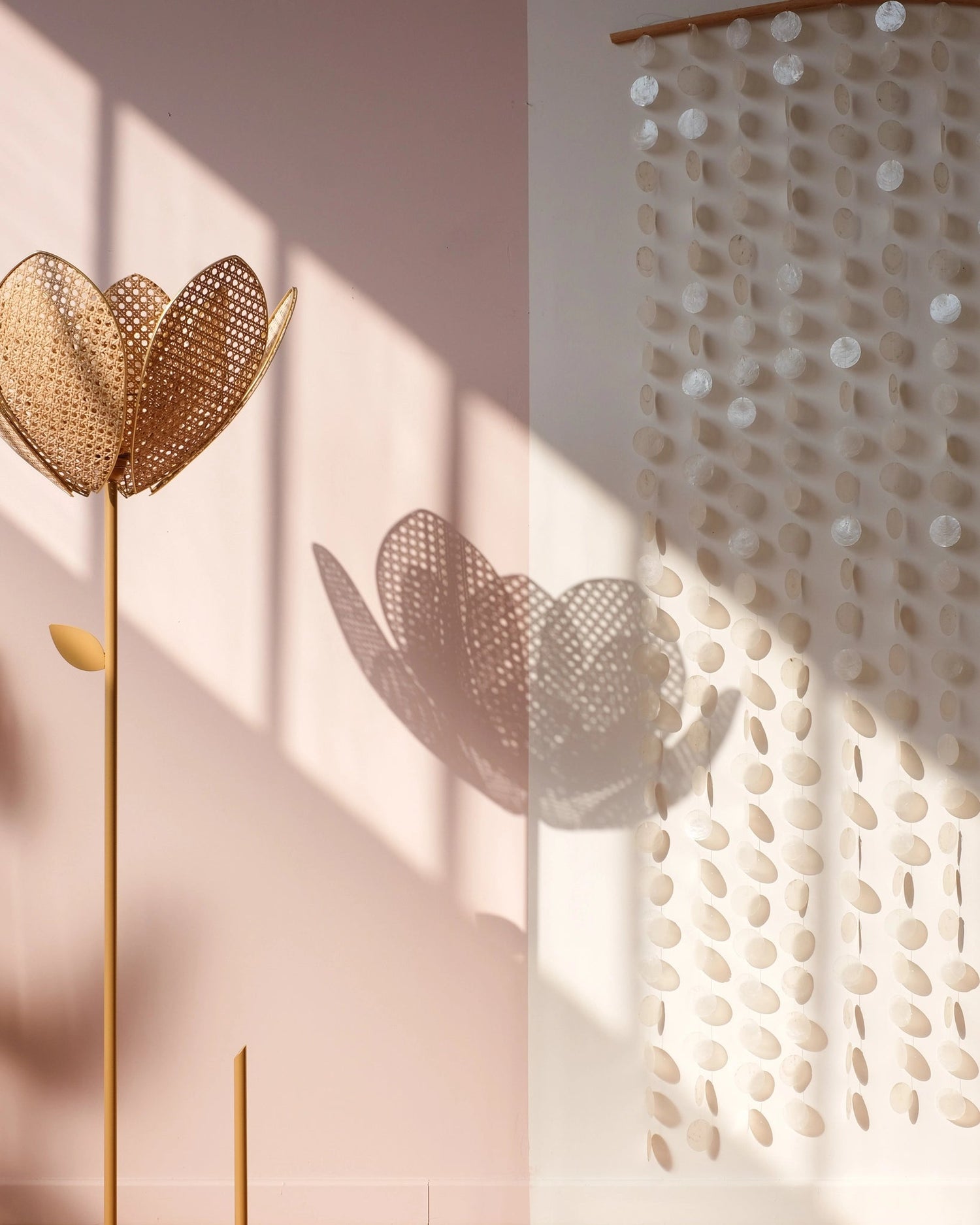 Pied de lampadaire et abat - jour fleur double - Cannage - Silly & Billy