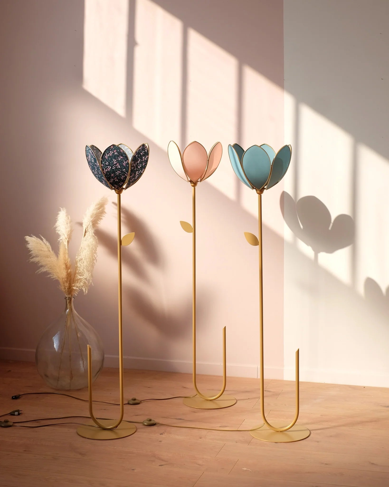 Pied de lampadaire et abat - jour fleur simple - Tempête - Silly & Billy