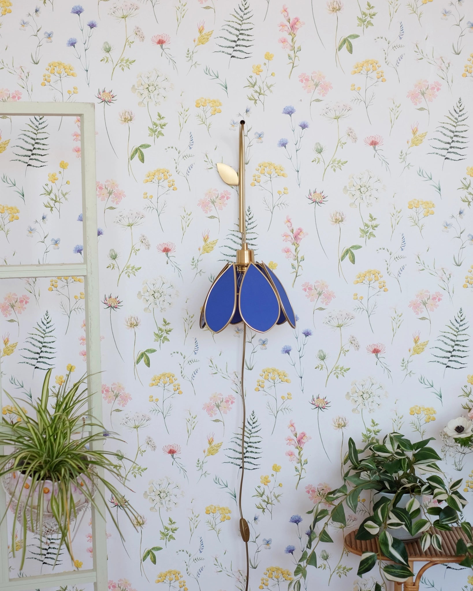 Support mural et baladeuse Fleur - Bleu royal et doré - Silly & Billy