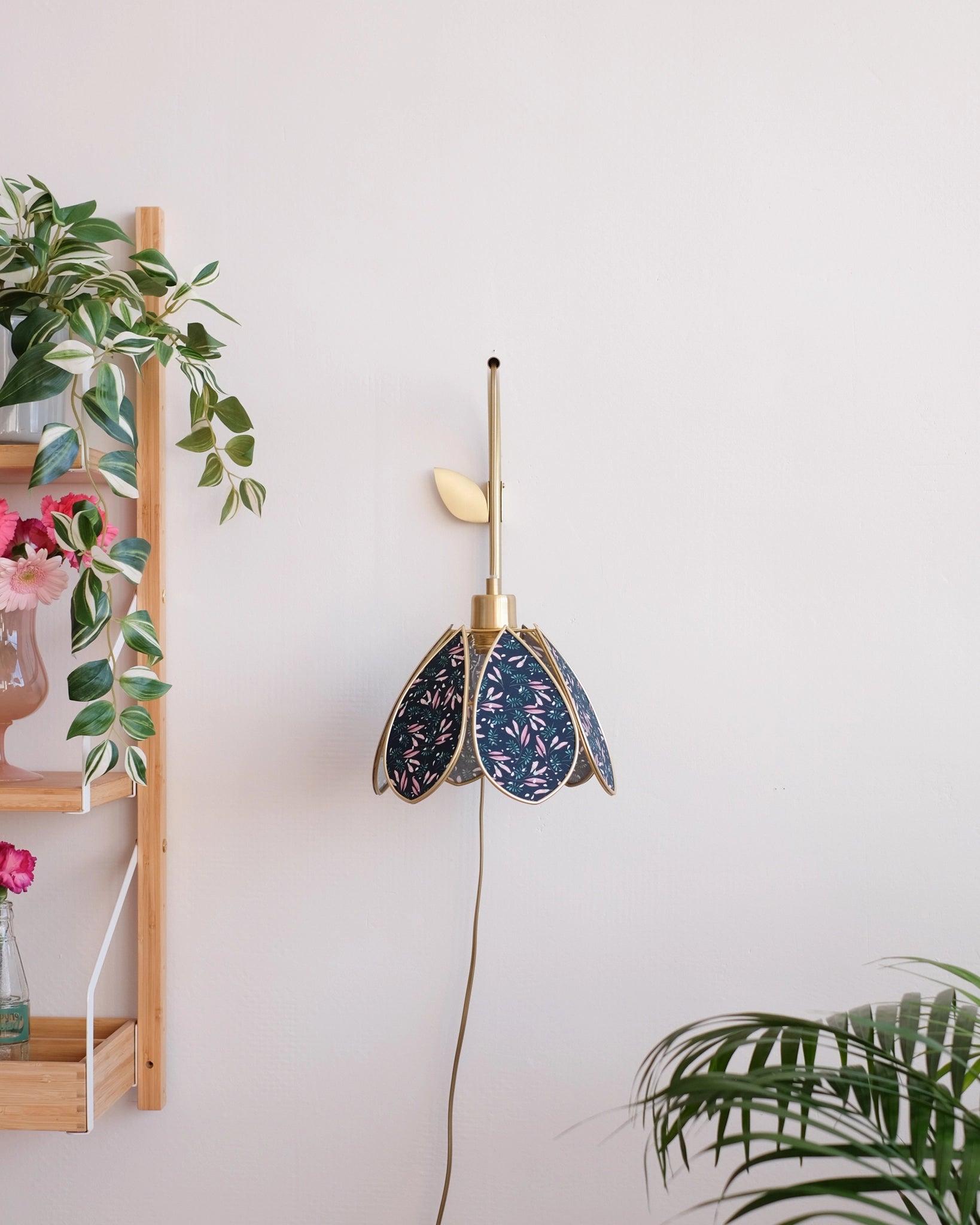 Support mural et baladeuse Fleur - Night Light et doré - Silly & Billy