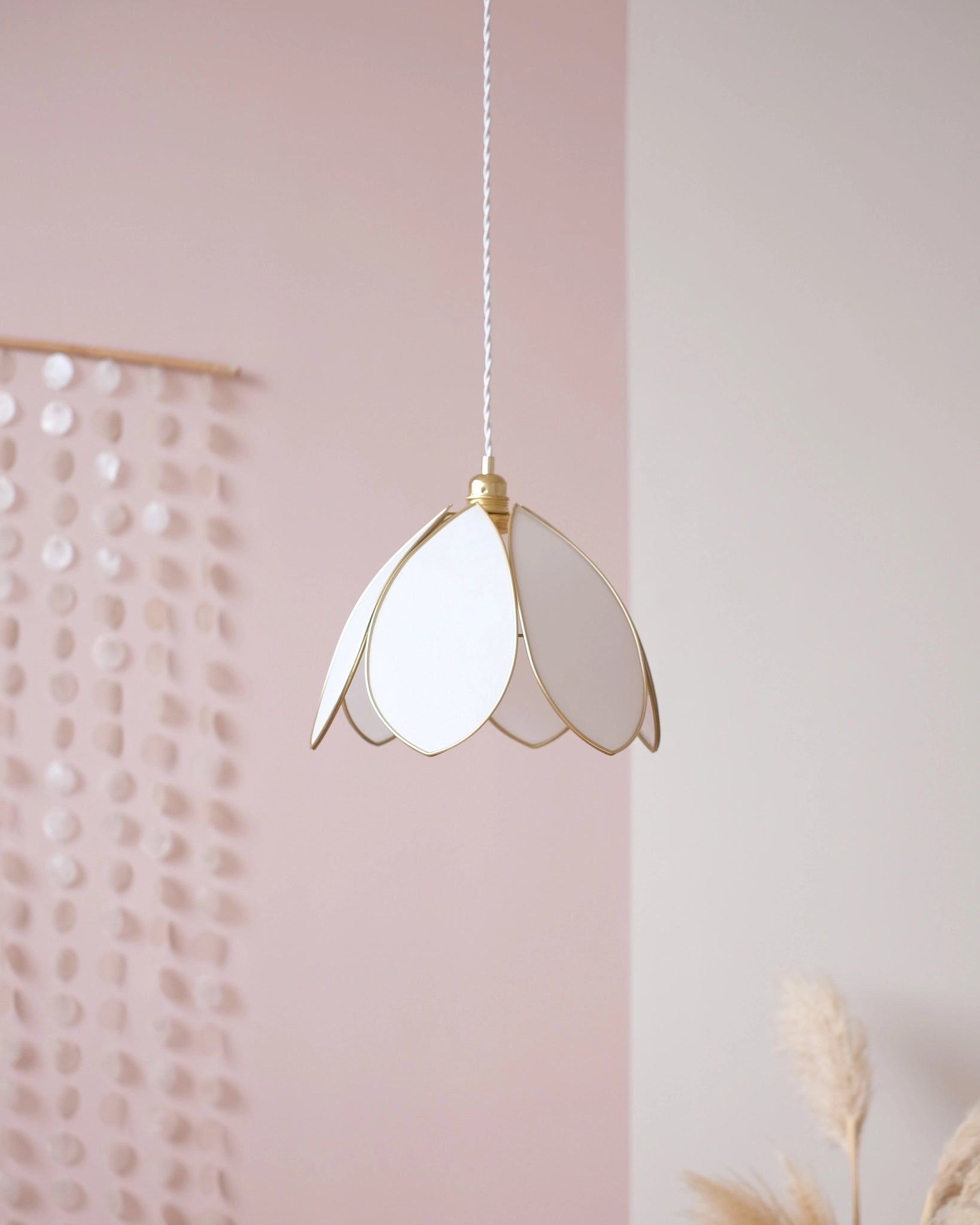 Suspension Fleur simple - Écru et doré - Silly & Billy