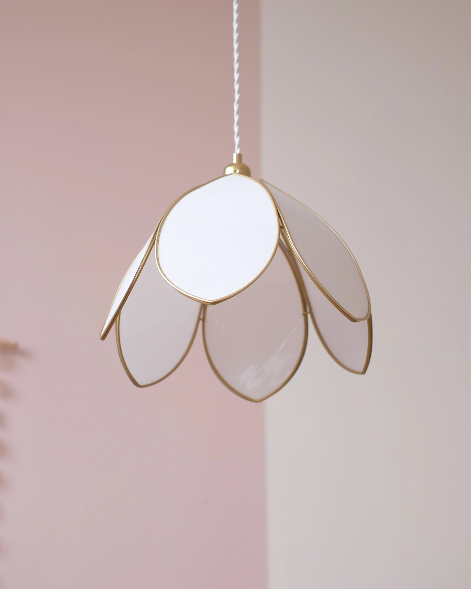 Suspension Fleur simple - Écru et doré - Silly & Billy