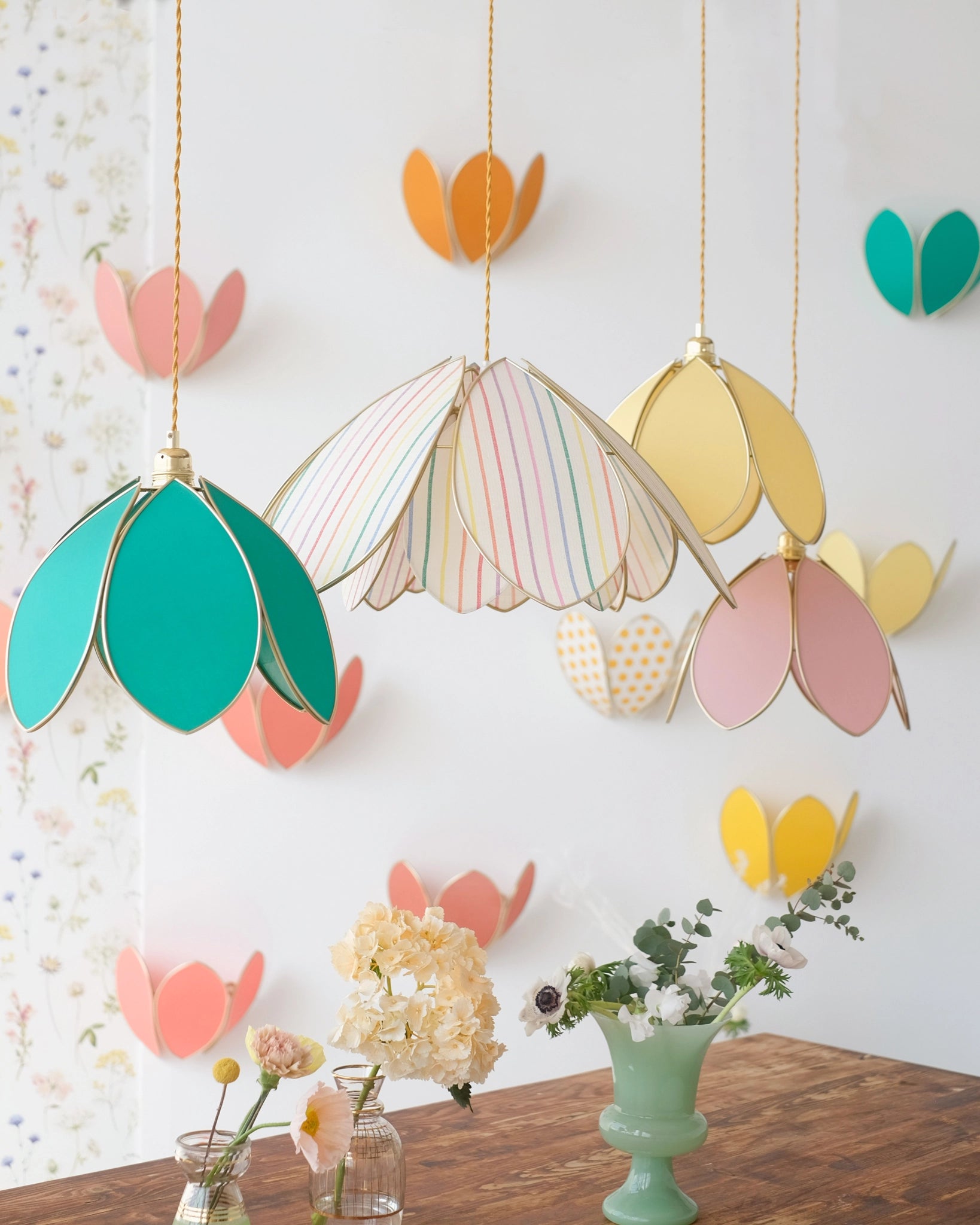 Suspension Fleur simple - Émeraude et doré - Silly & Billy