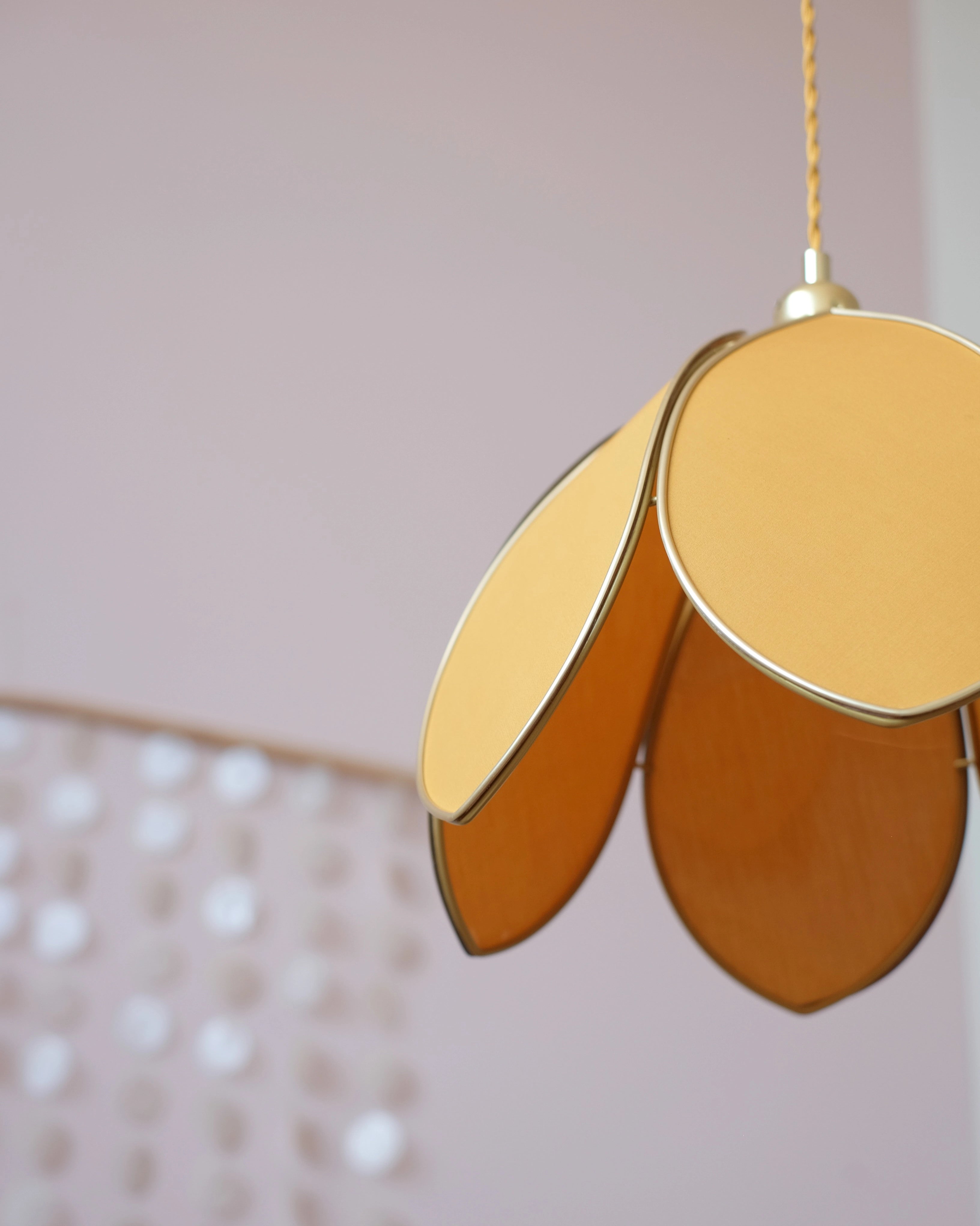 Suspension Fleur simple - Honey et doré - Silly & Billy