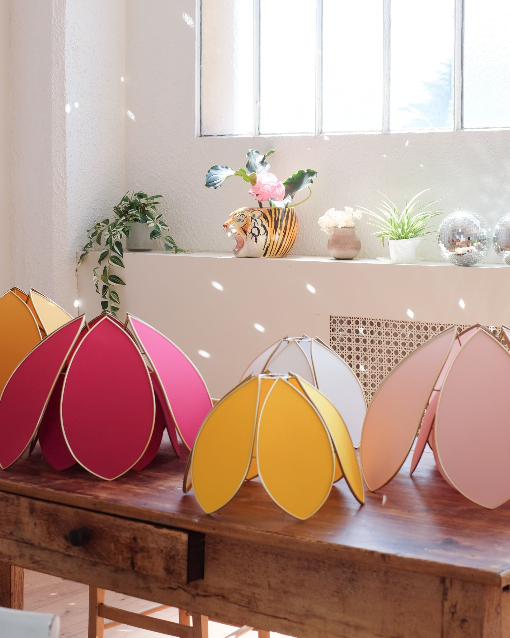 Suspension Fleur simple - Mimosa et doré - Silly & Billy