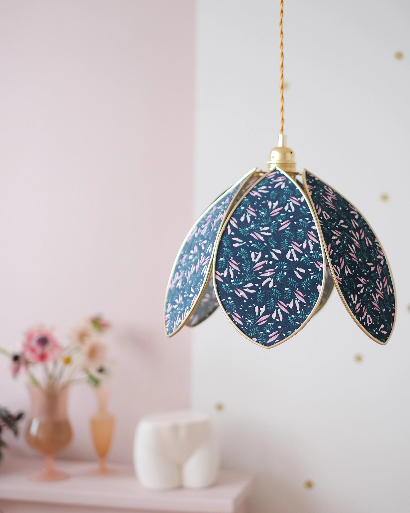 Suspension Fleur simple - Night Light et doré - Silly & Billy